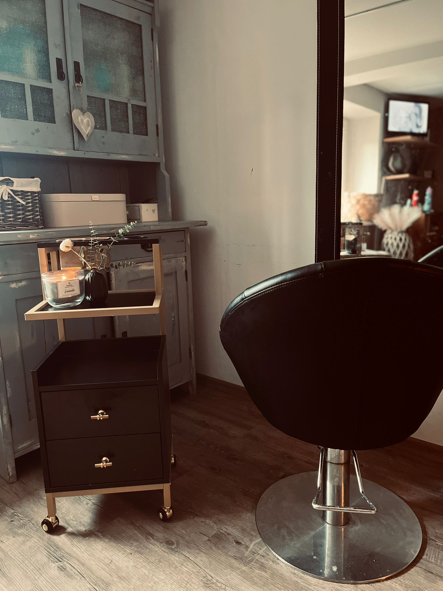 Vendula Krakora — Salon Decor ONESHOT Hair Awards entry