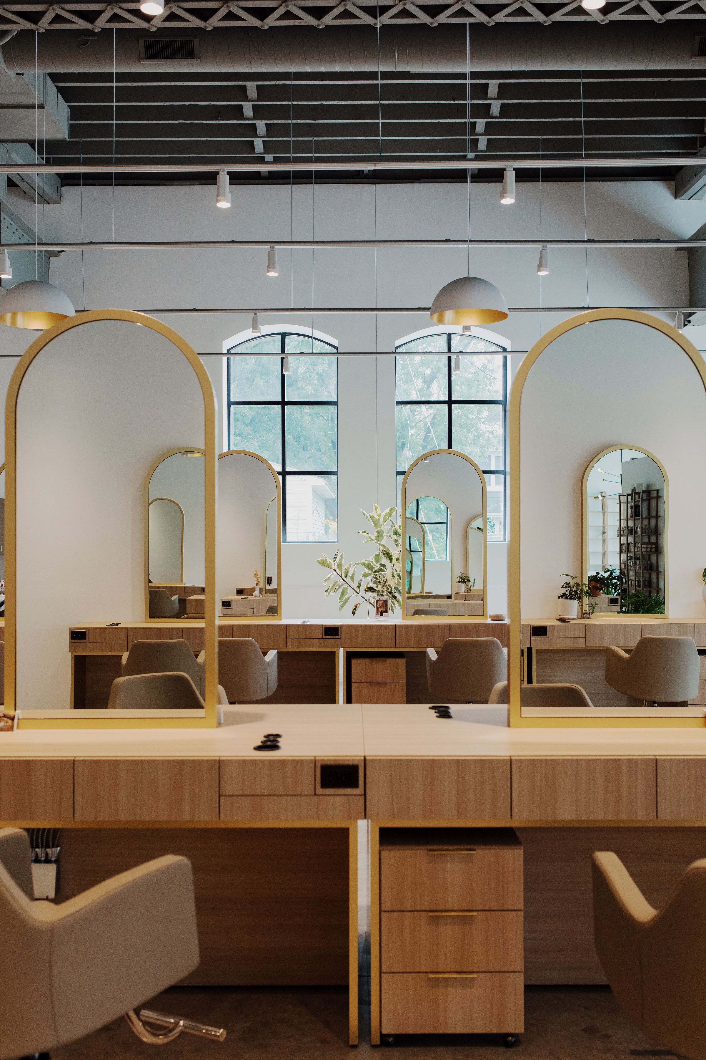 Tiffany Wheelhouse — Salon Decor ONESHOT Hair Awards entry