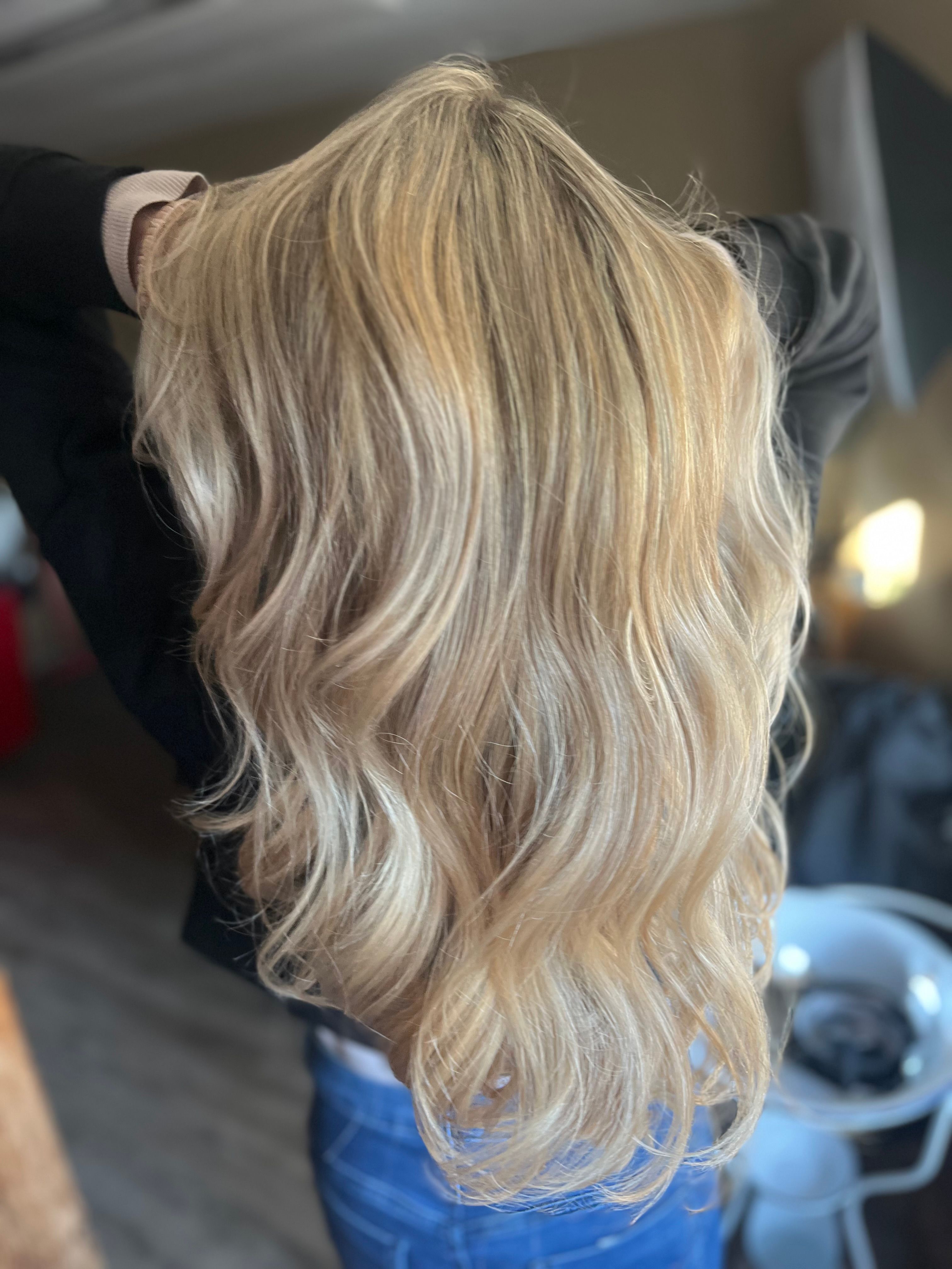 Vendula Krakora — Warm Balayage ONESHOT Hair Awards entry