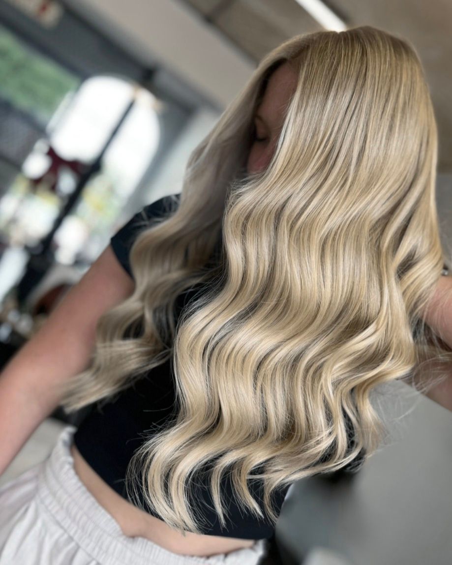 Chane Eales — Blondes ONESHOT Hair Awards entry