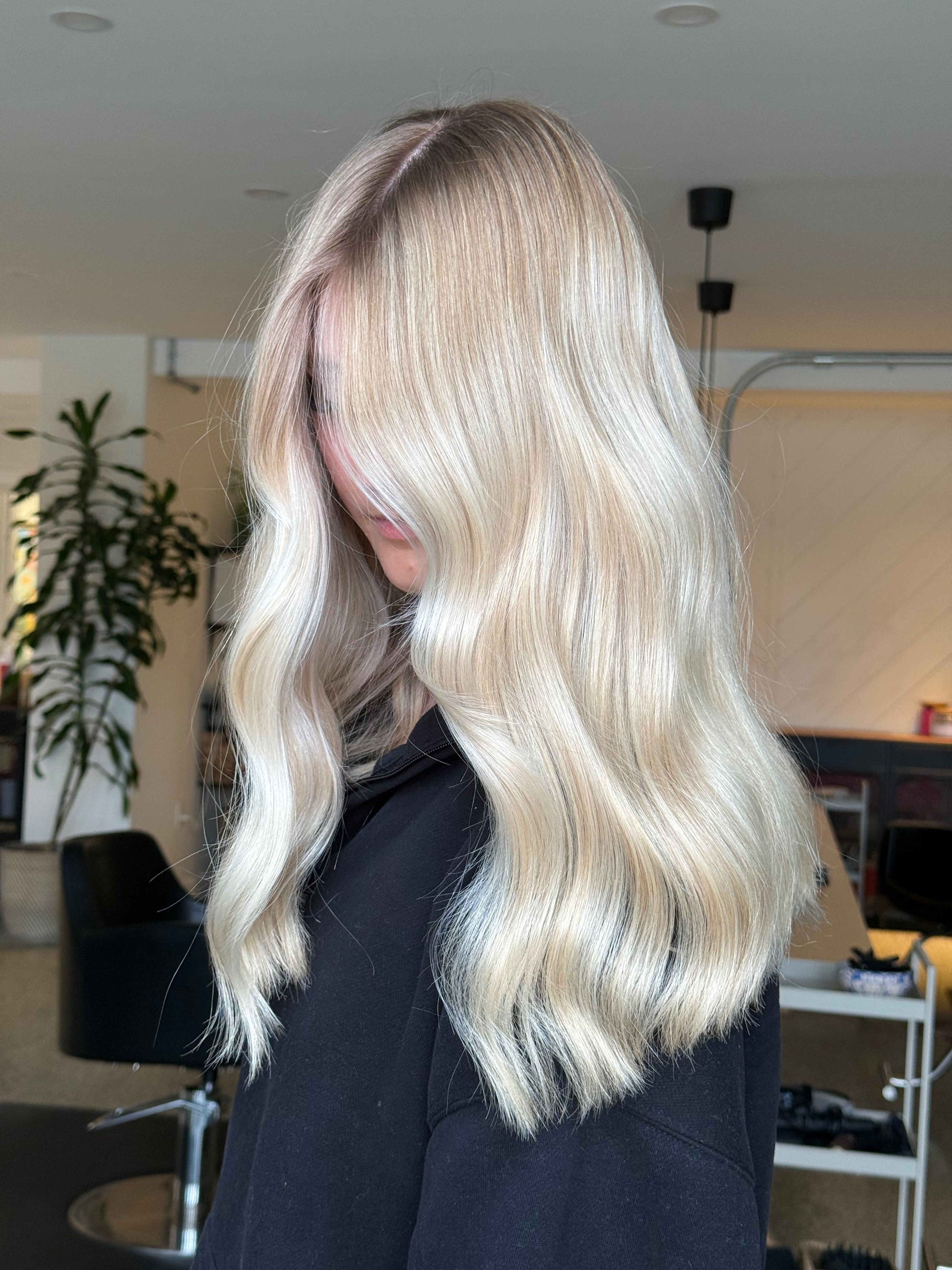 Kaela McDole — Blondes ONESHOT Hair Awards entry