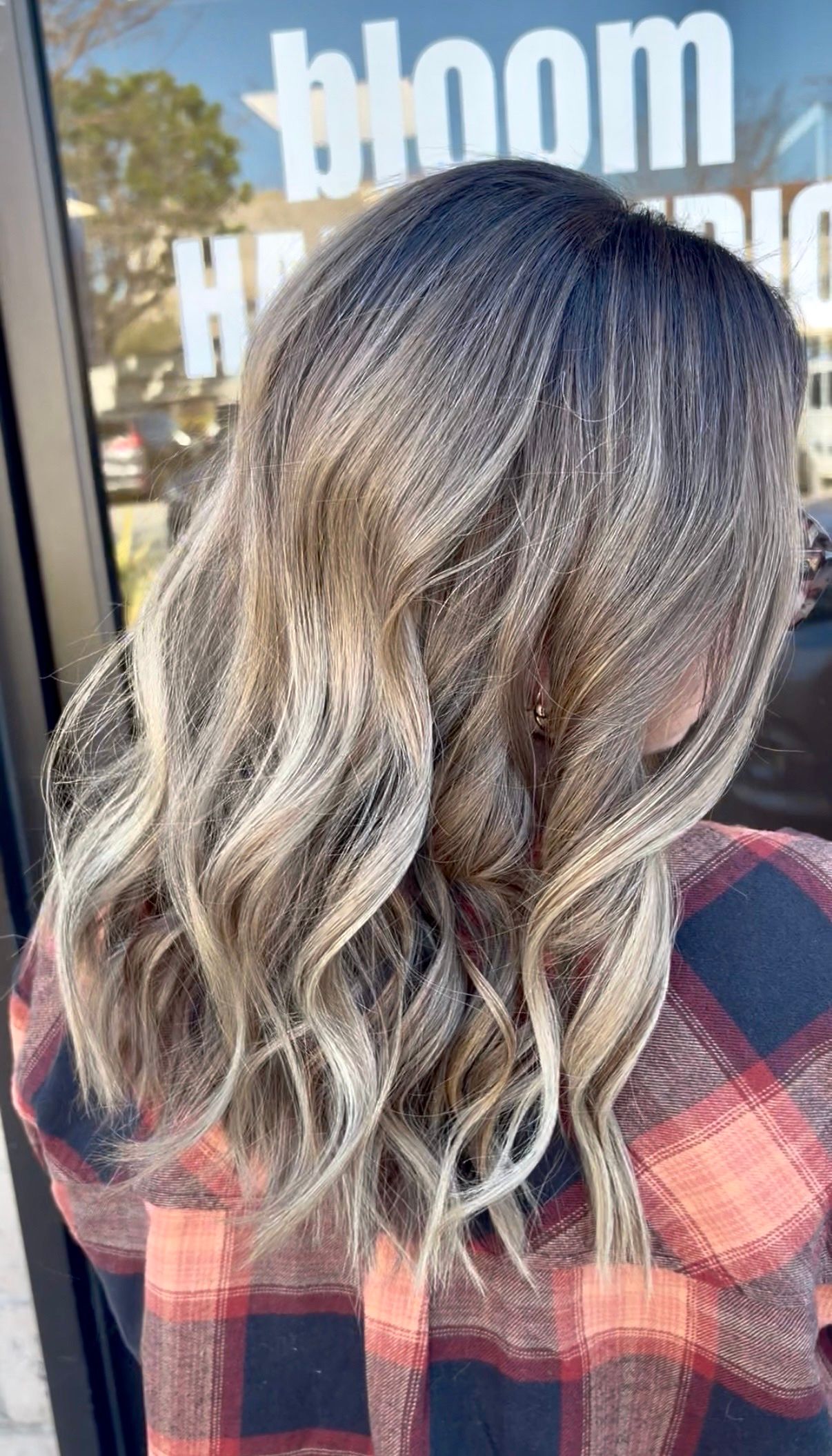 Lindsay Taddeo — Cool Balayage ONESHOT Hair Awards entry