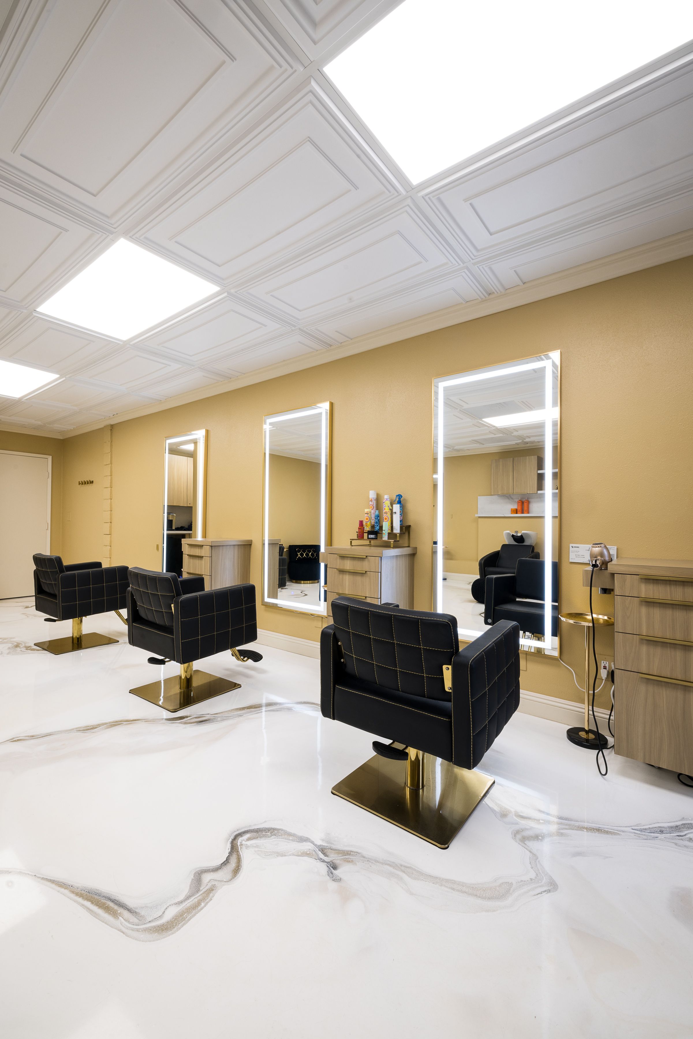 Lindsay Taddeo — Salon Decor ONESHOT Hair Awards entry
