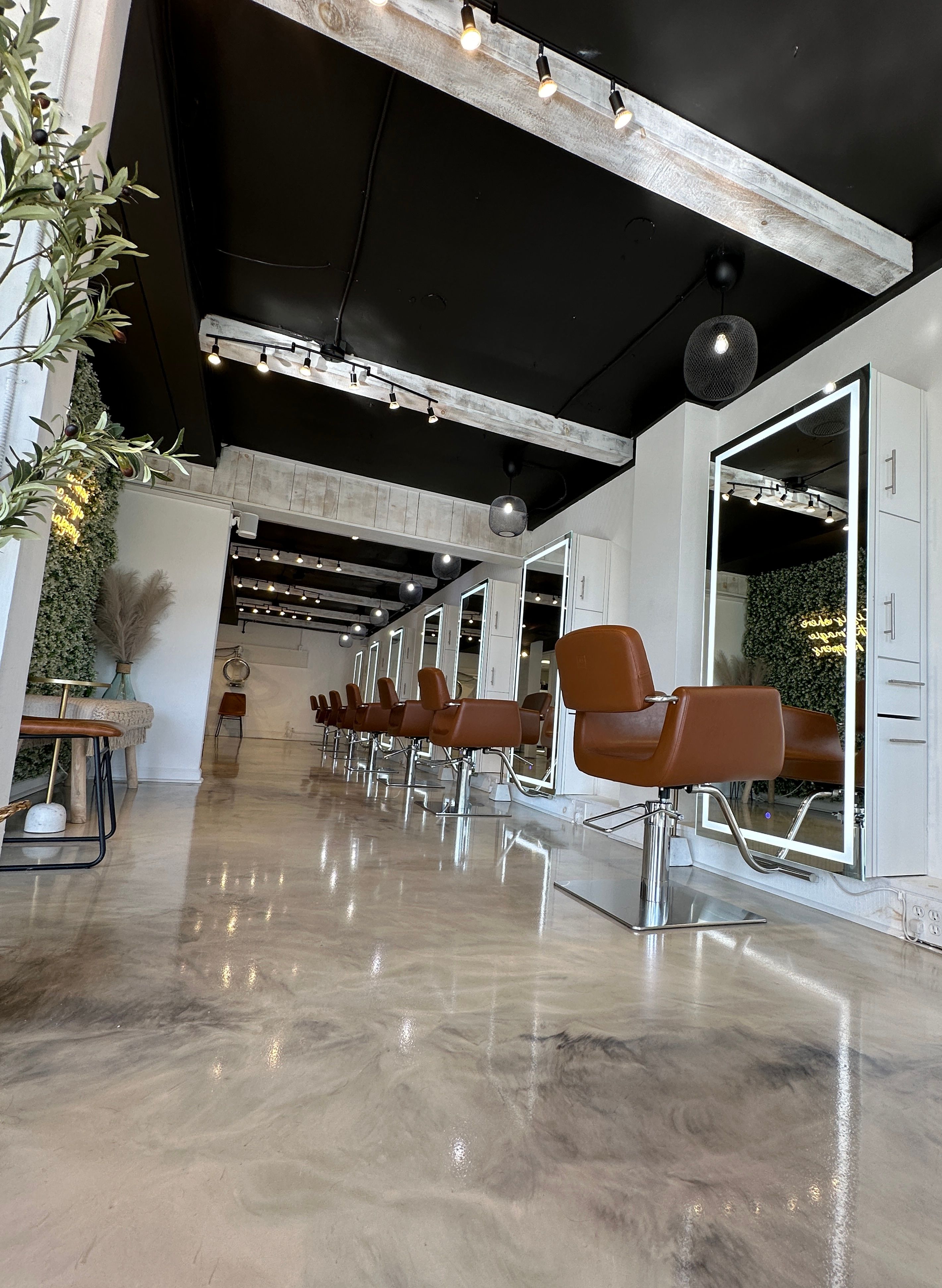 Suzanne Baker — Salon Decor ONESHOT Hair Awards entry