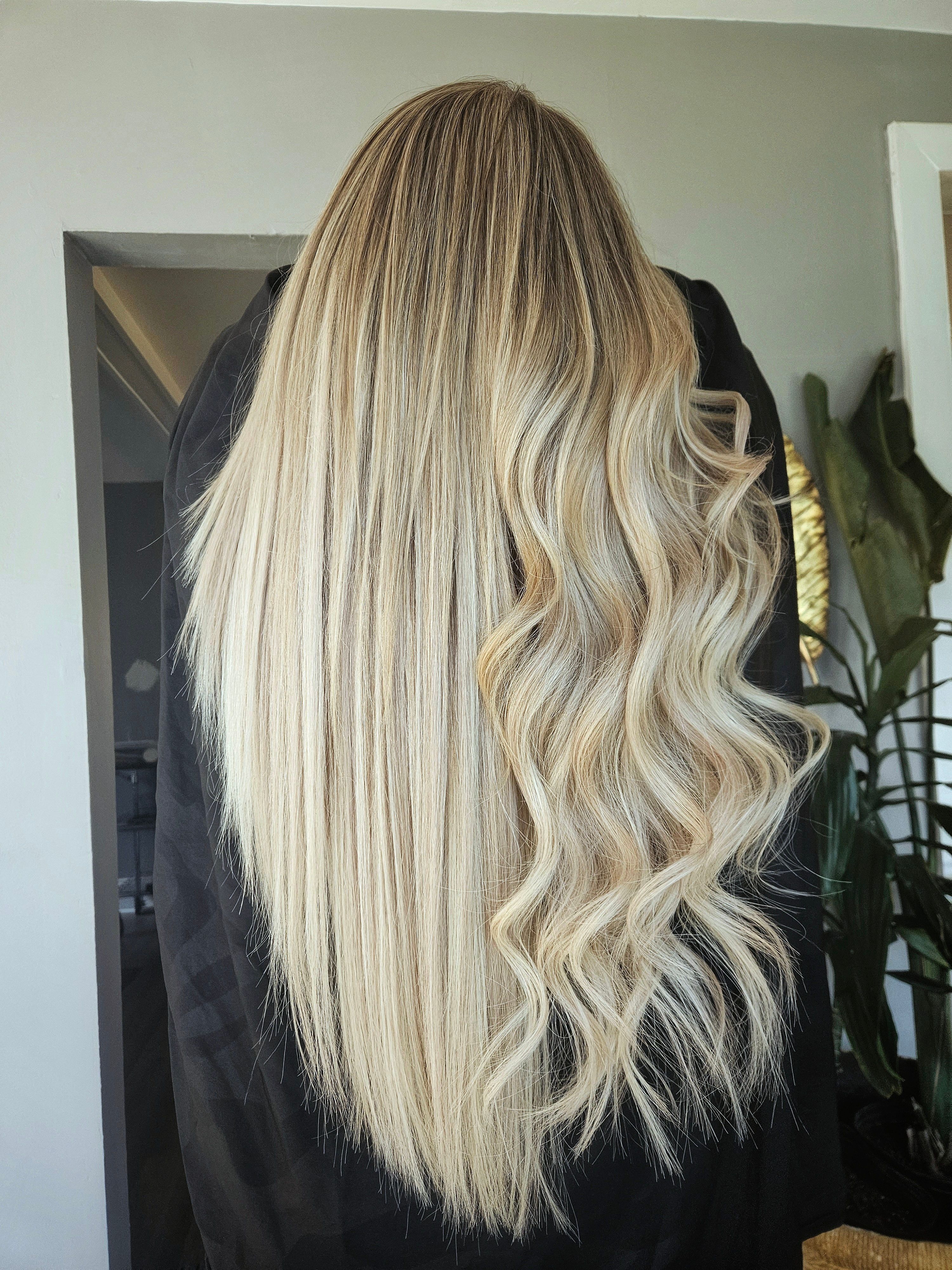 Megan Callahan — Blondes ONESHOT Hair Awards entry