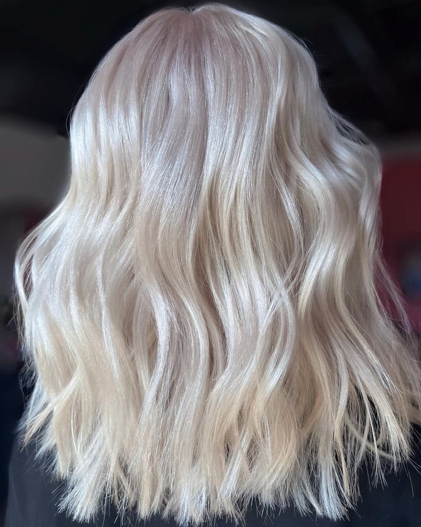 Lindsey Holmes — Platinum ONESHOT Hair Awards entry