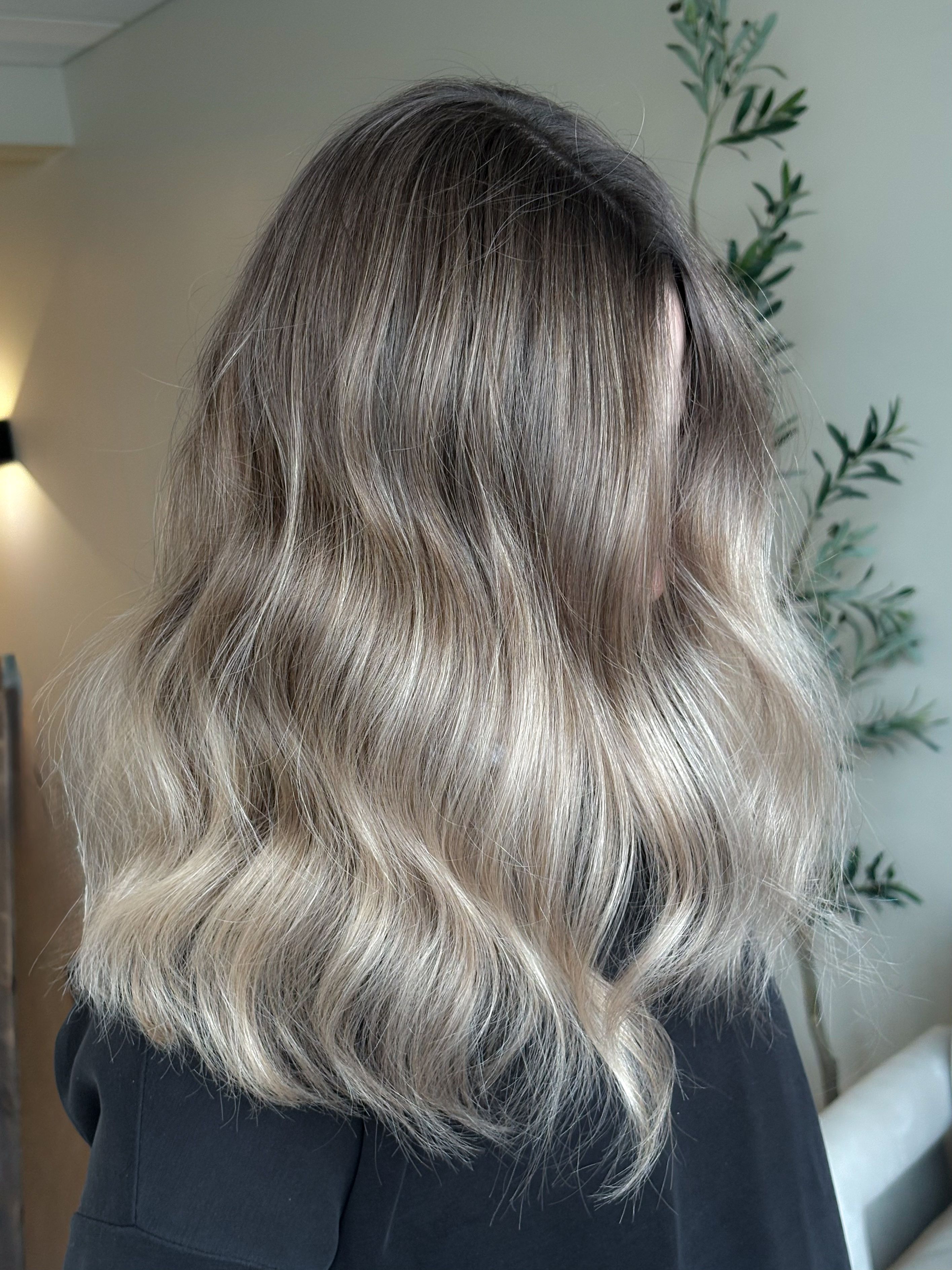 Kylie Deluca — Cool Balayage ONESHOT Hair Awards entry