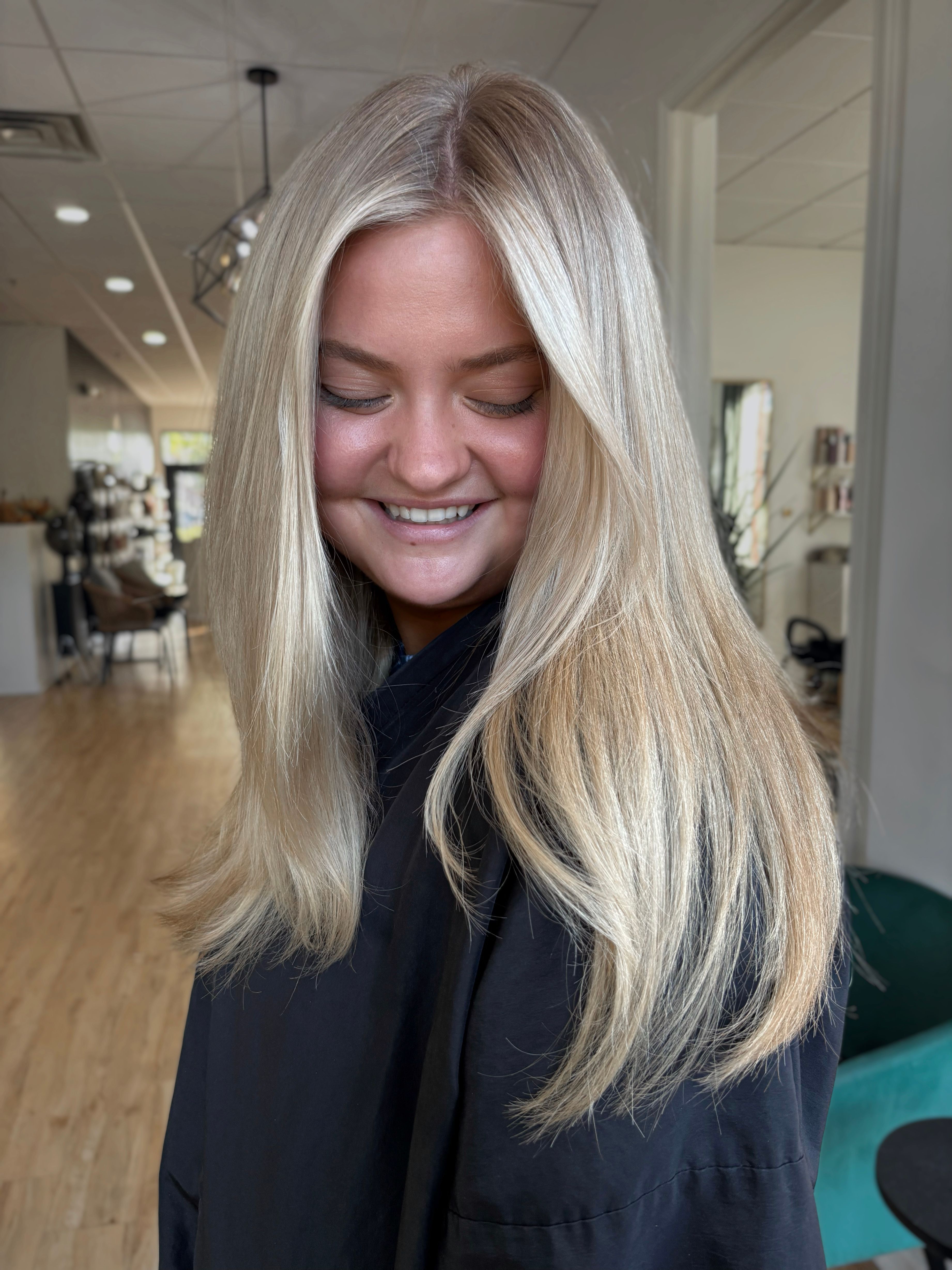 Sophie Hebert — Blondes ONESHOT Hair Awards entry