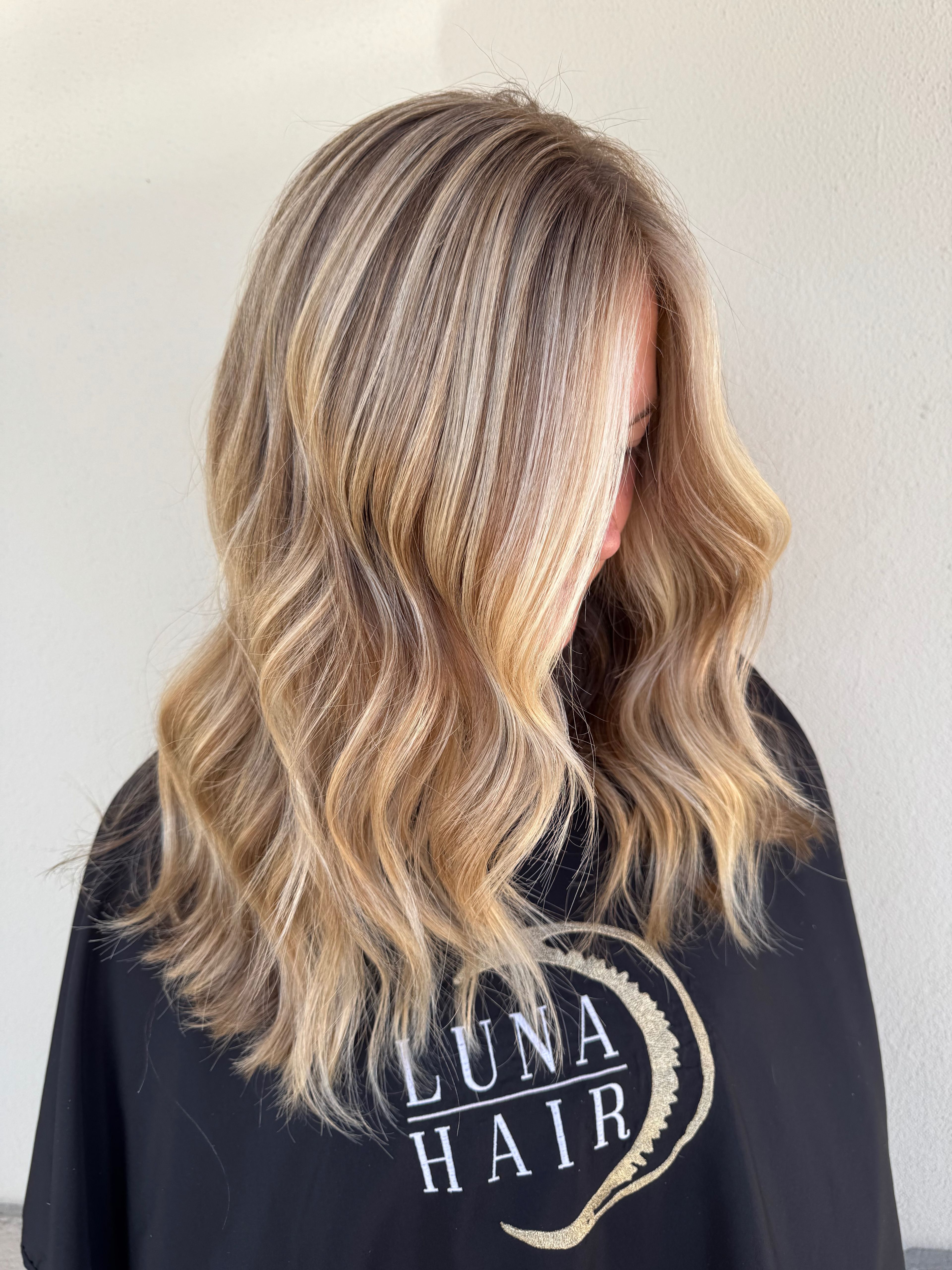 Marie Daniels — Blondes ONESHOT Hair Awards entry