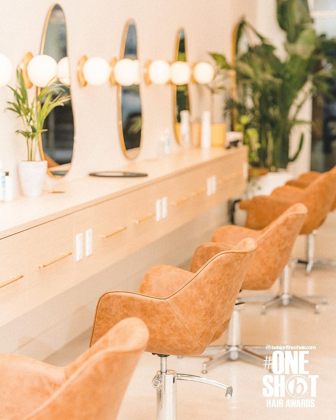 Bleachedsalon — Salon Decor ONESHOT Hair Awards entry