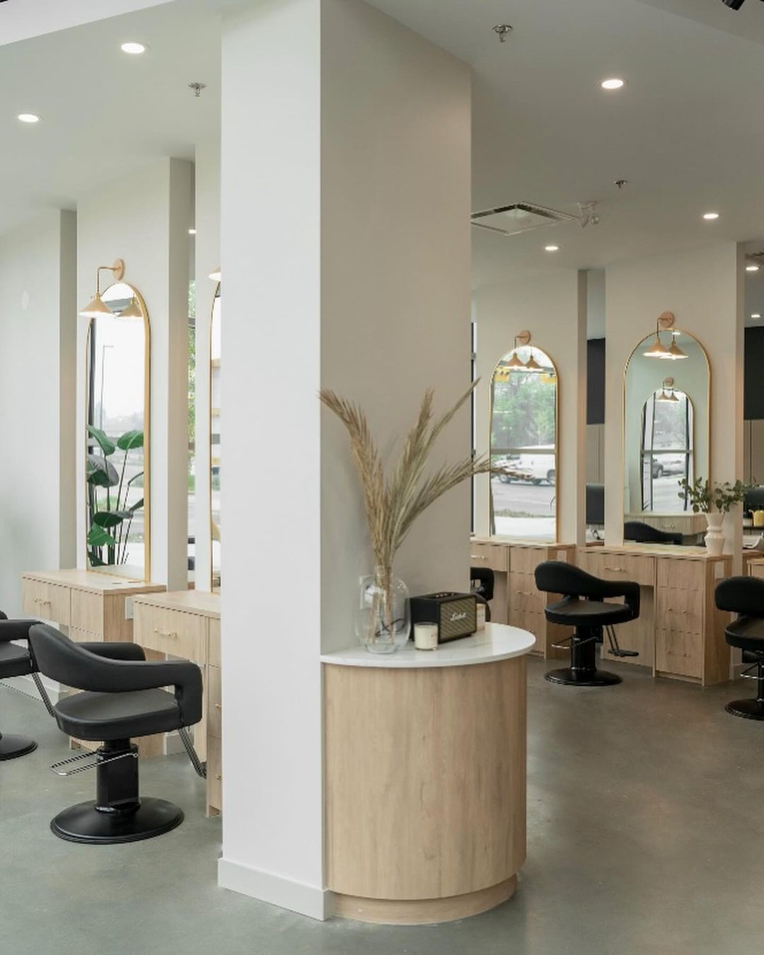 Erika Deluca — Salon Decor ONESHOT Hair Awards entry