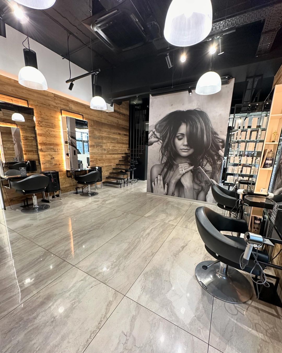 Emstudio8 — Salon Decor ONESHOT Hair Awards entry