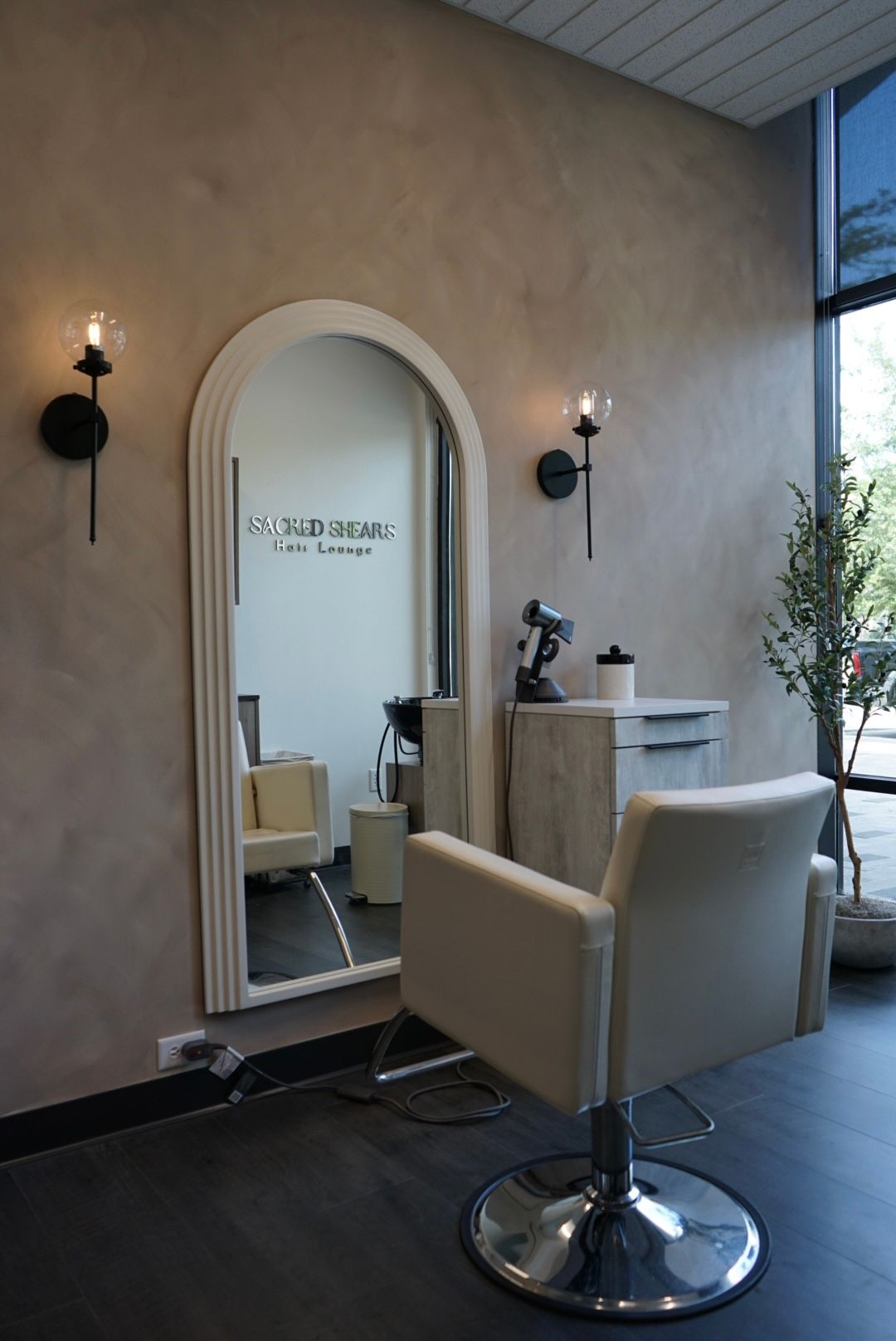 Kayla Moots — Suite Decor ONESHOT Hair Awards entry
