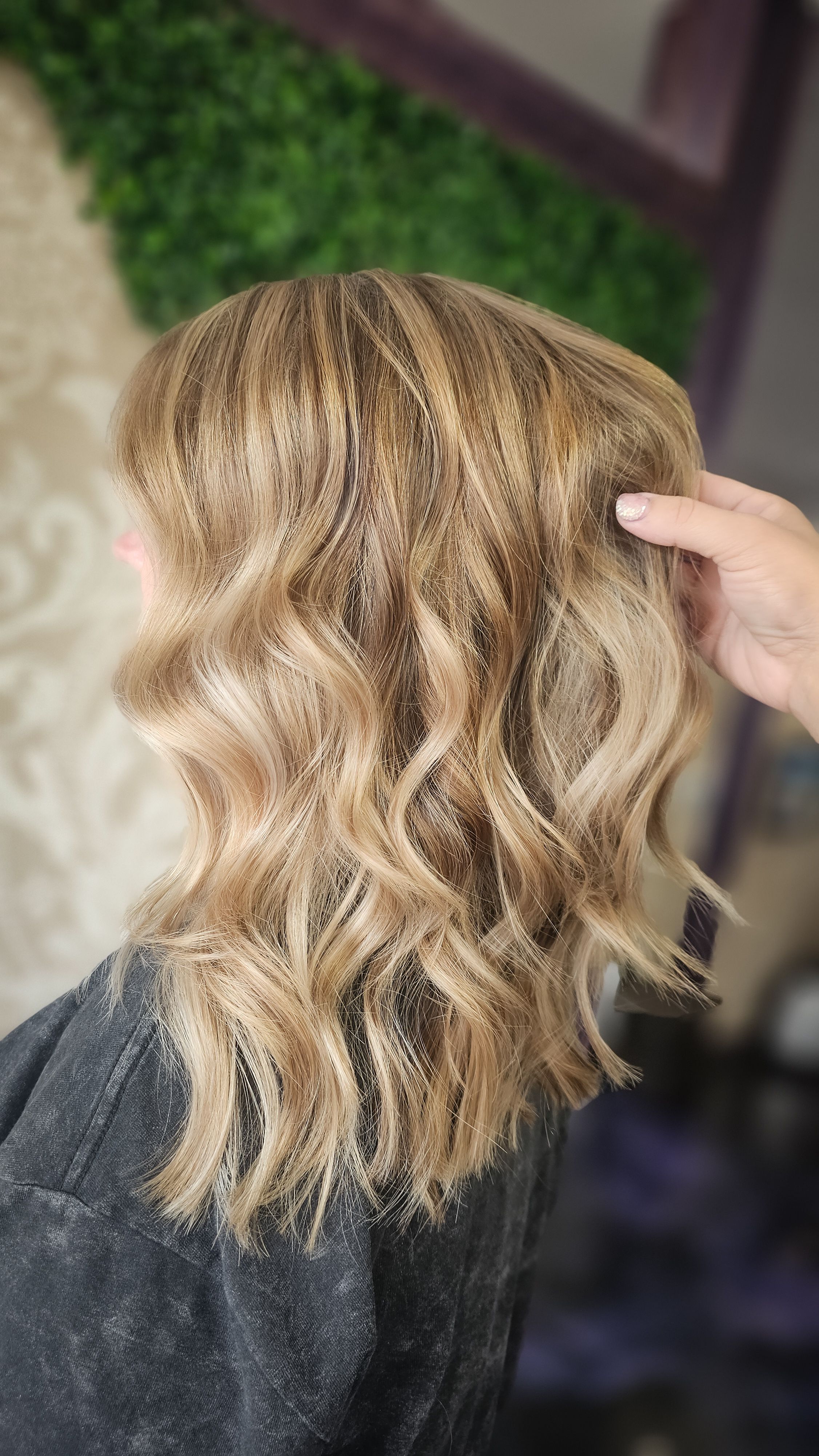 Allison Marlow — Blondes ONESHOT Hair Awards entry