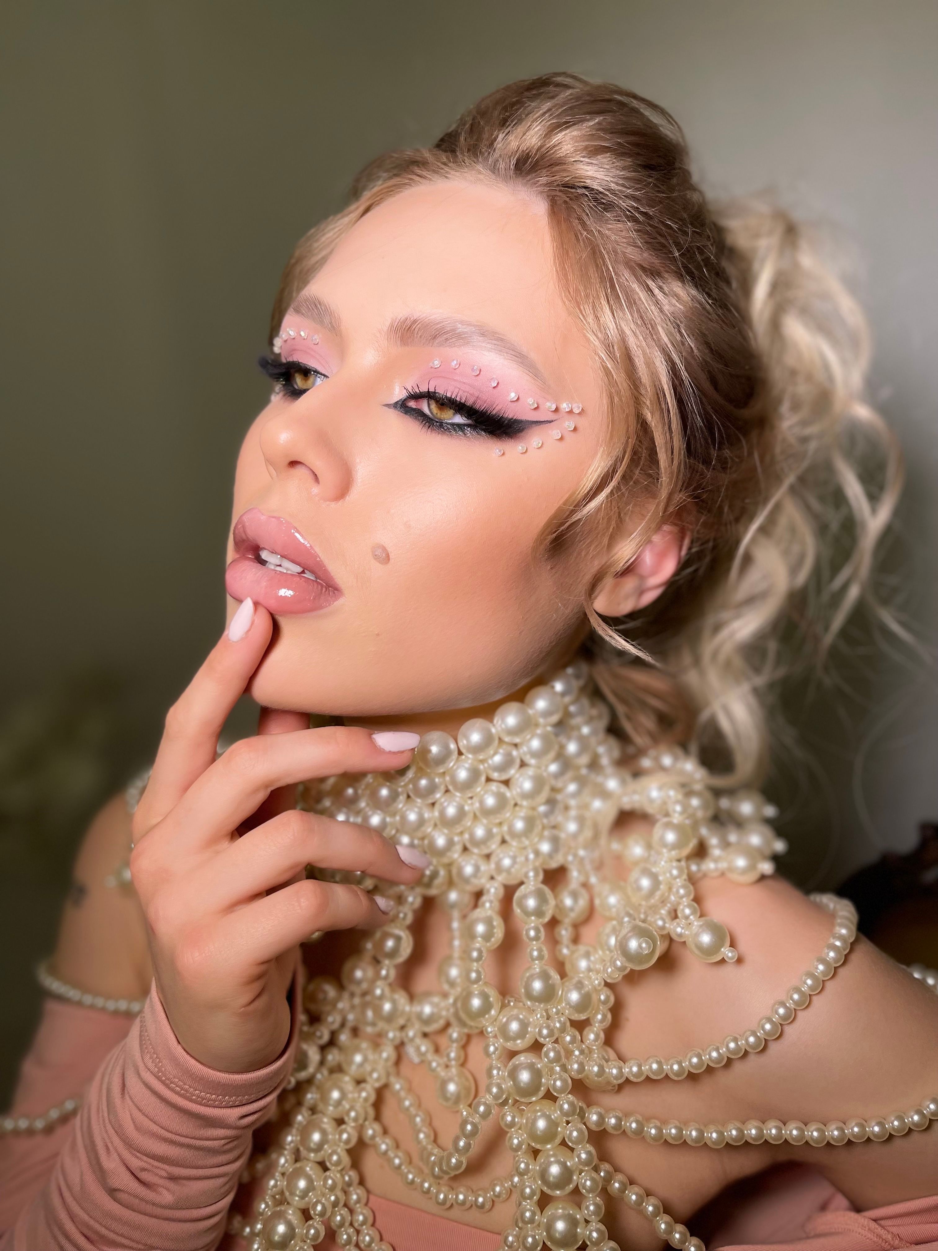 Svitlana Medvedieva — Editorial Makeup Shot ONESHOT Hair Awards entry