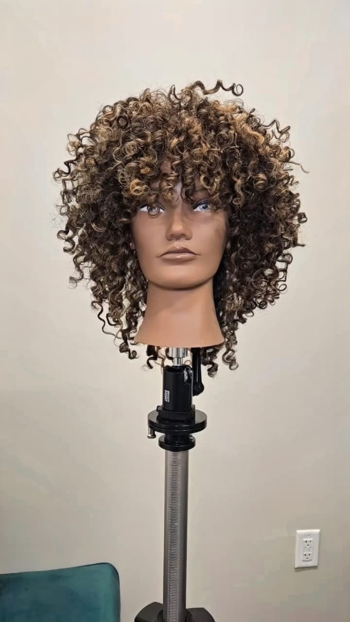 Quia Querisma — Shag/Mullet ONESHOT Hair Awards entry