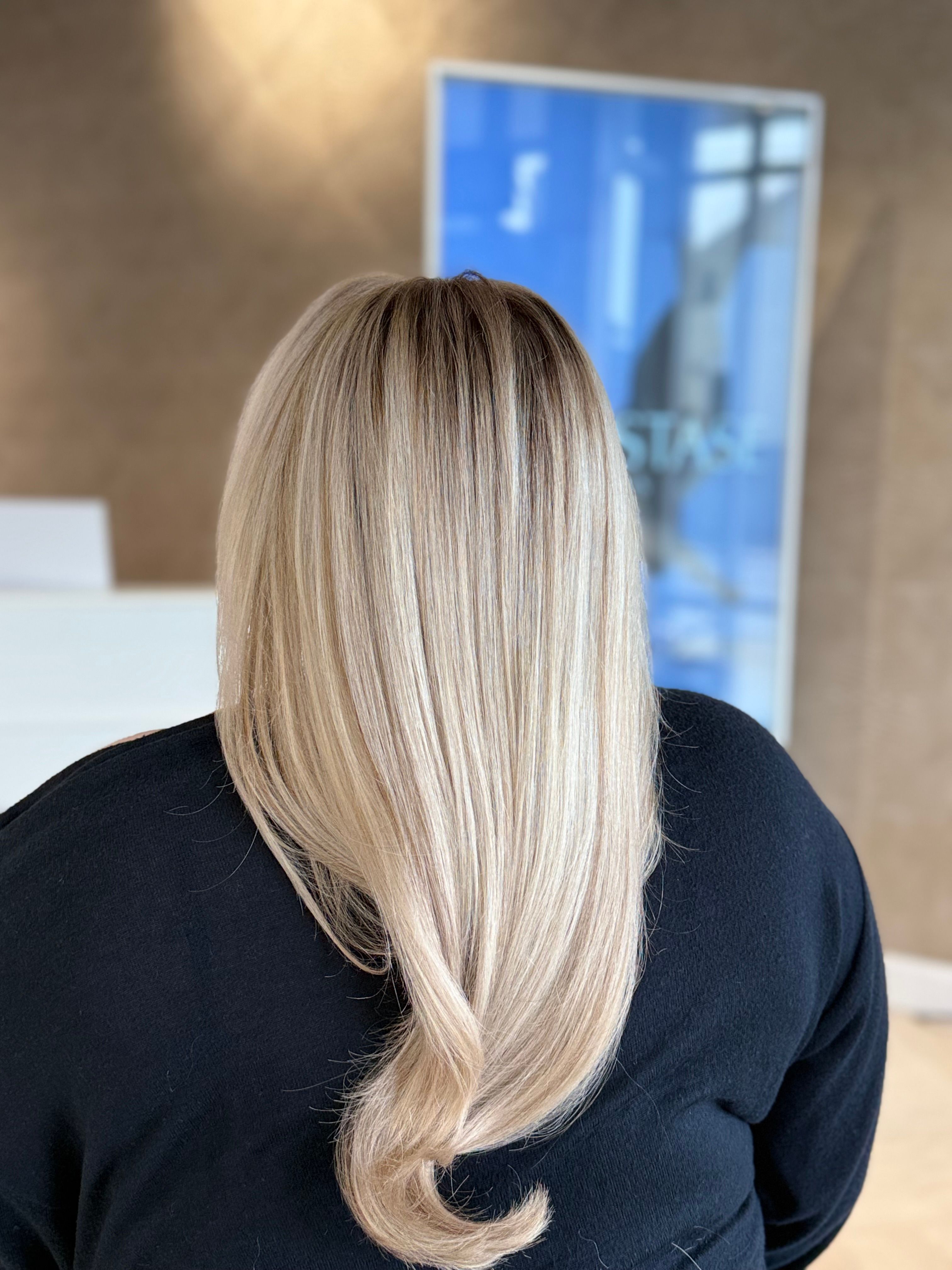 Usher Kettle Lemus — Blondes ONESHOT Hair Awards entry