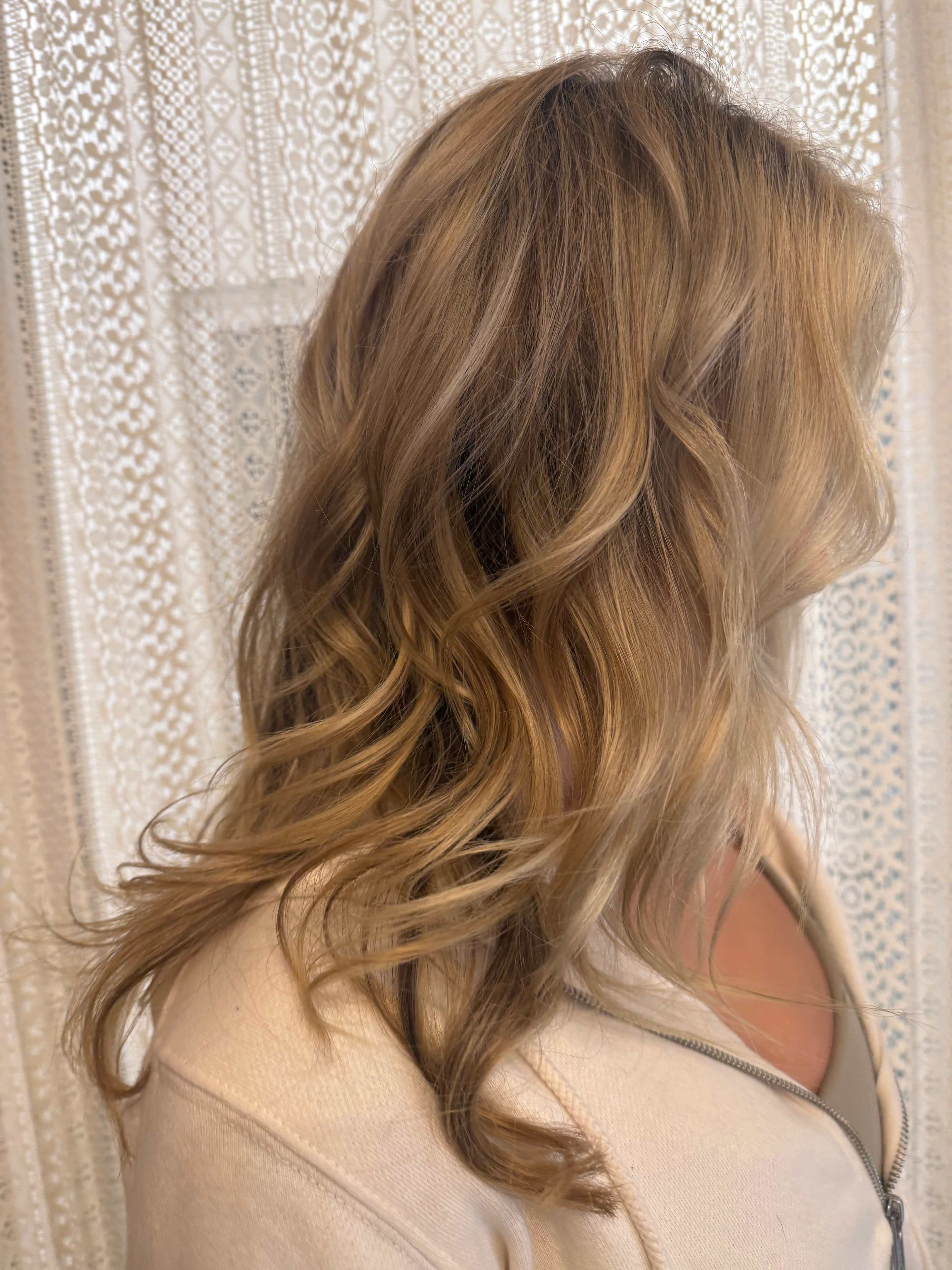 Leslie Amoriello — Blondes ONESHOT Hair Awards entry