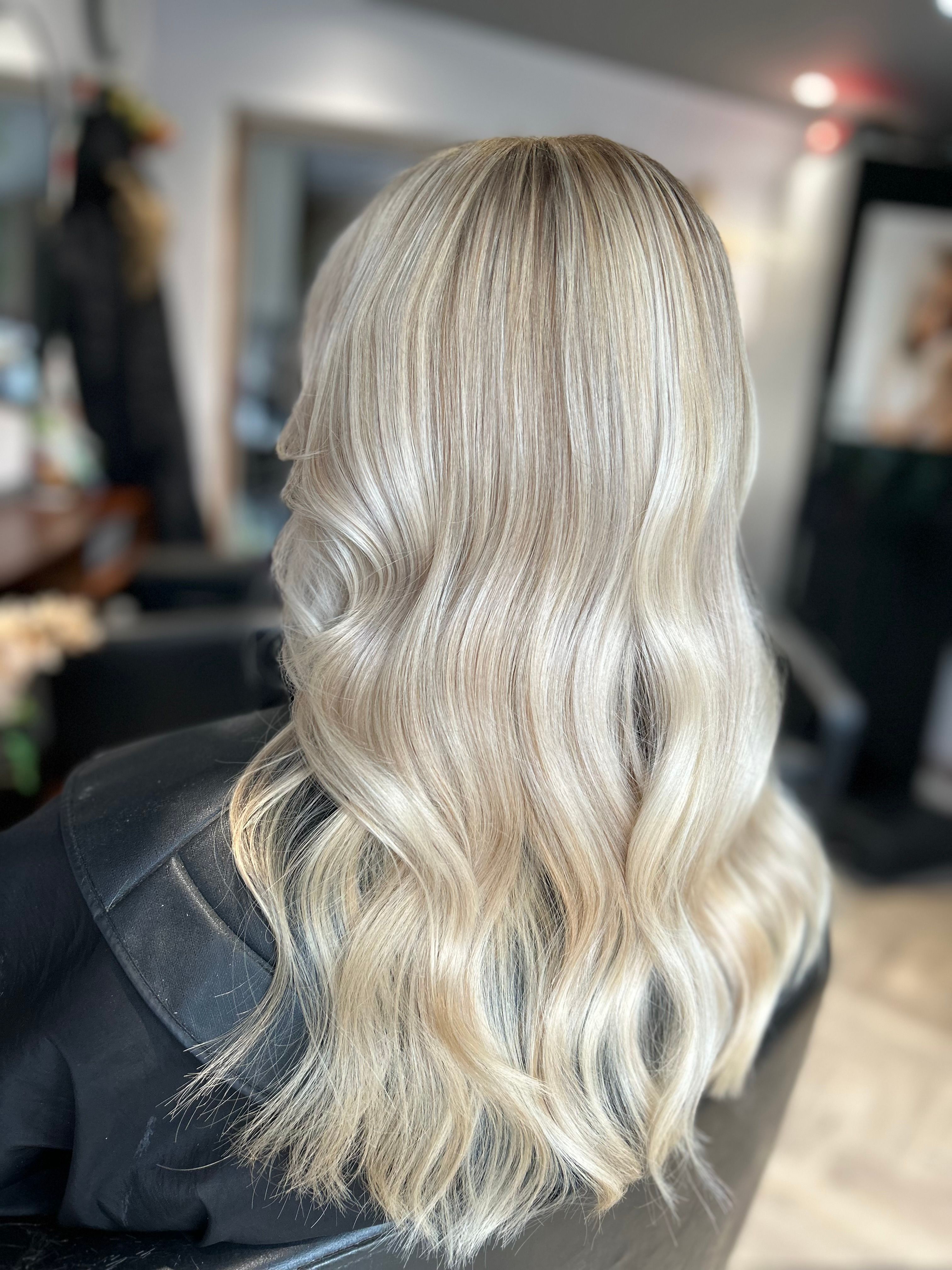 Chloe Bradford — Blondes ONESHOT Hair Awards entry