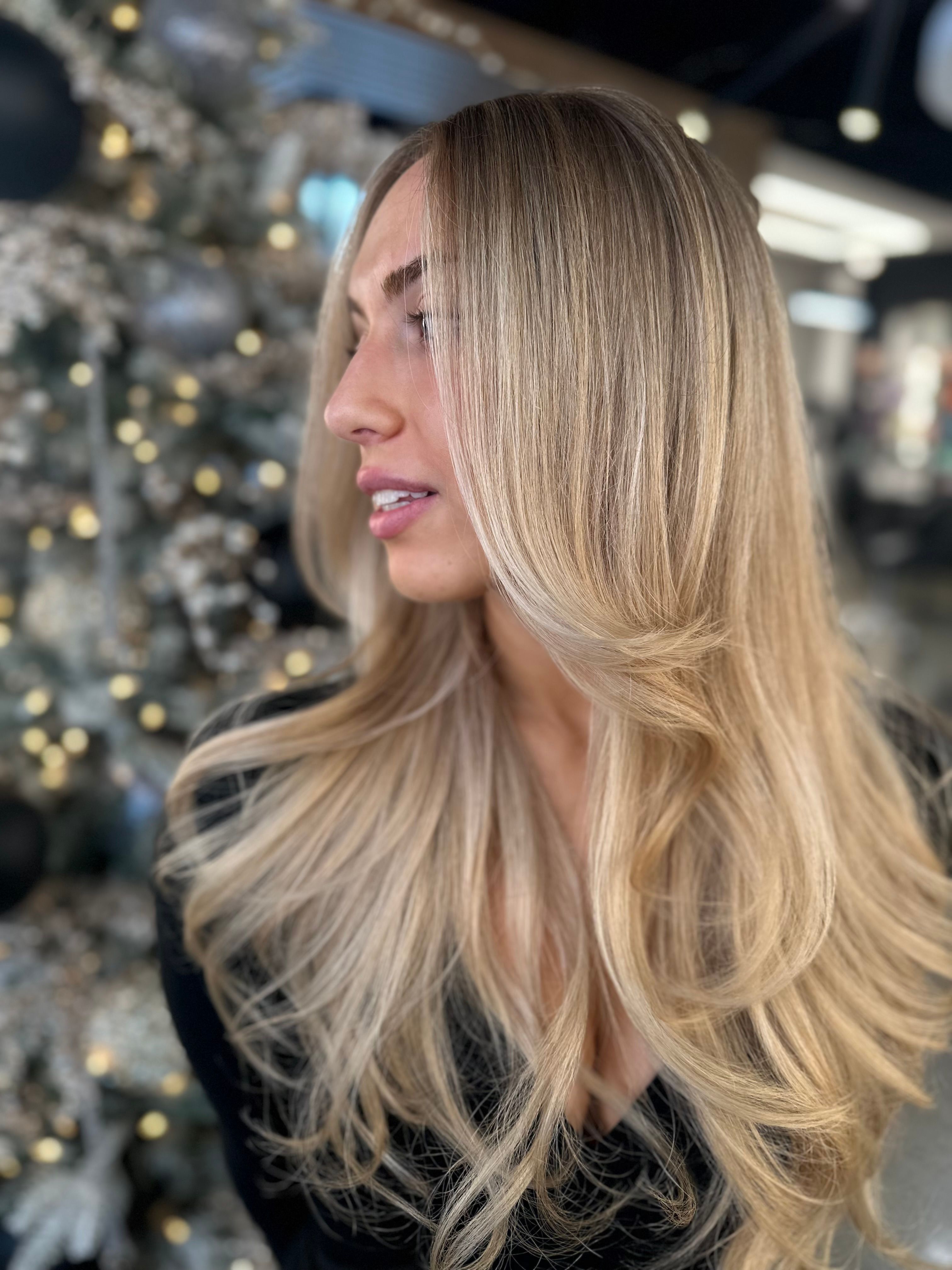Tania Di Mora — Blondes ONESHOT Hair Awards entry