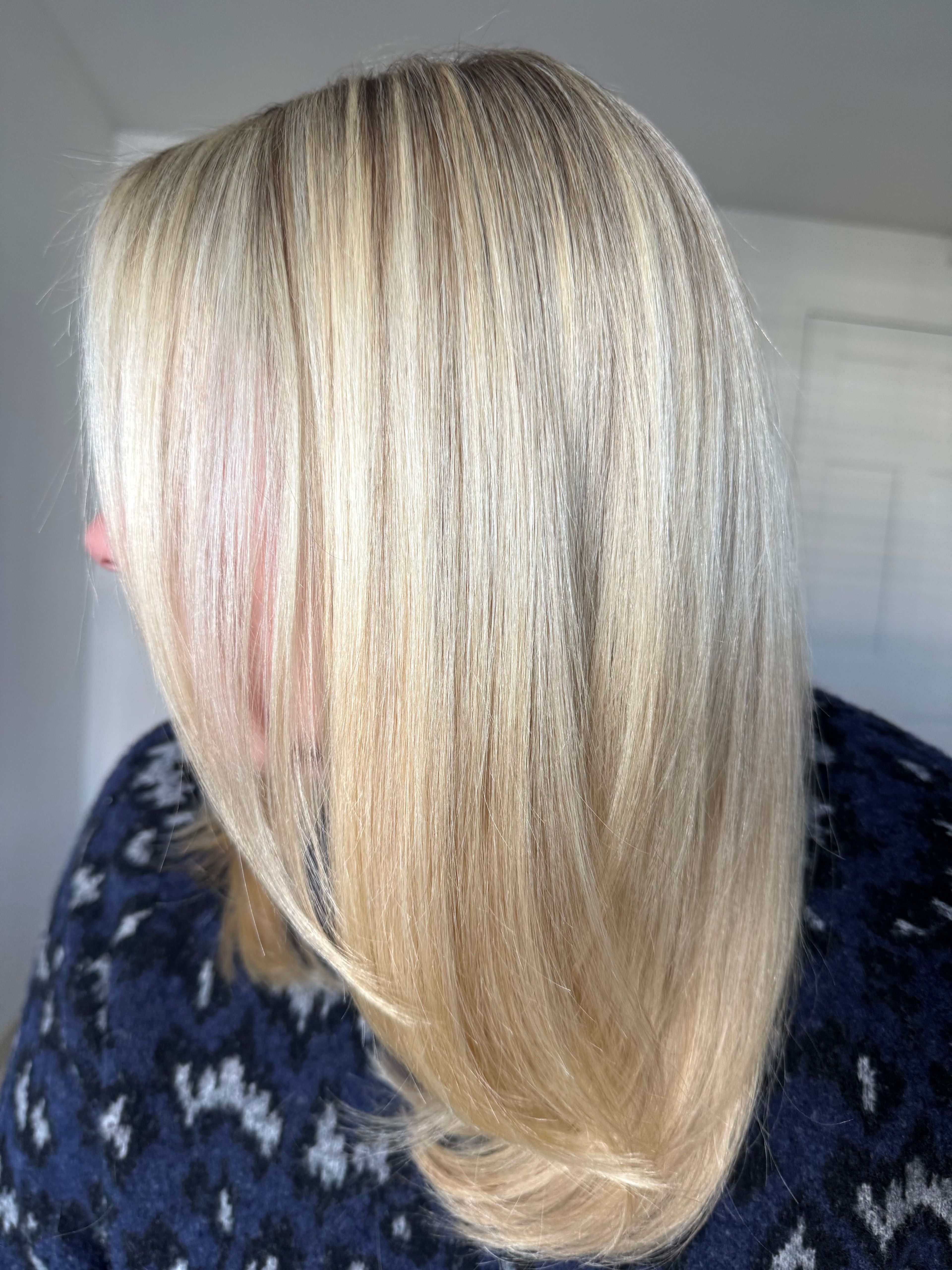 Sonya Molyneaux — Blondes ONESHOT Hair Awards entry