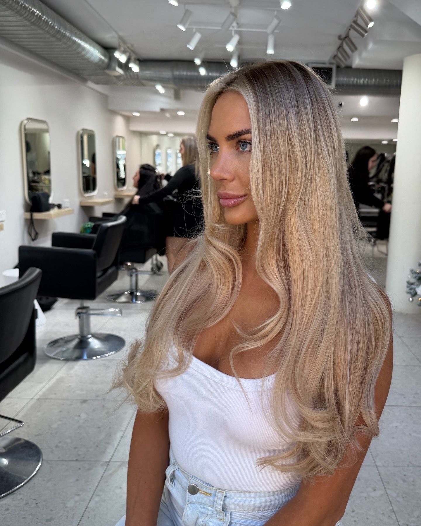 Larissa Filewood — Blondes ONESHOT Hair Awards entry