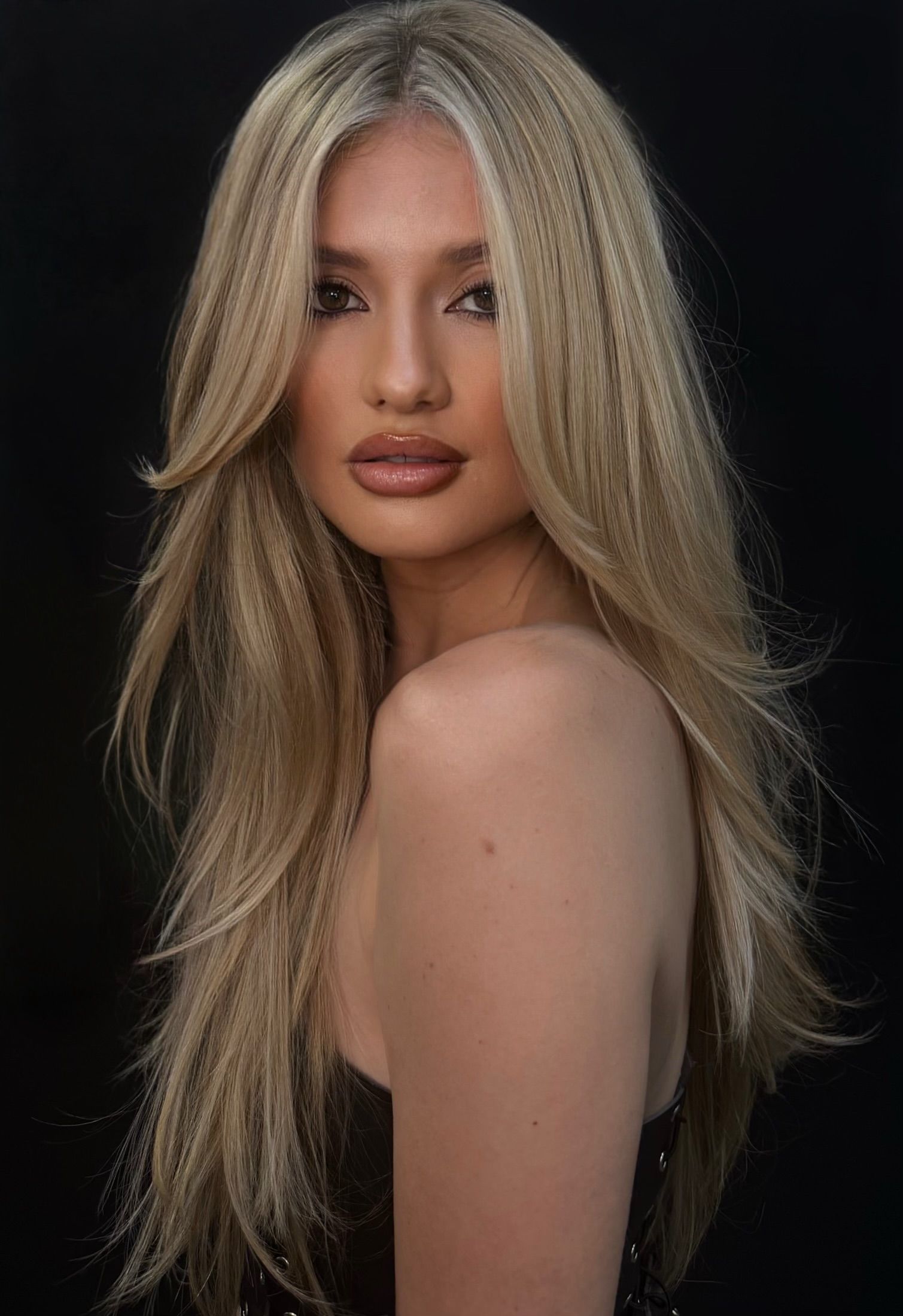 Holland Andreas — Cool Balayage ONESHOT Hair Awards entry