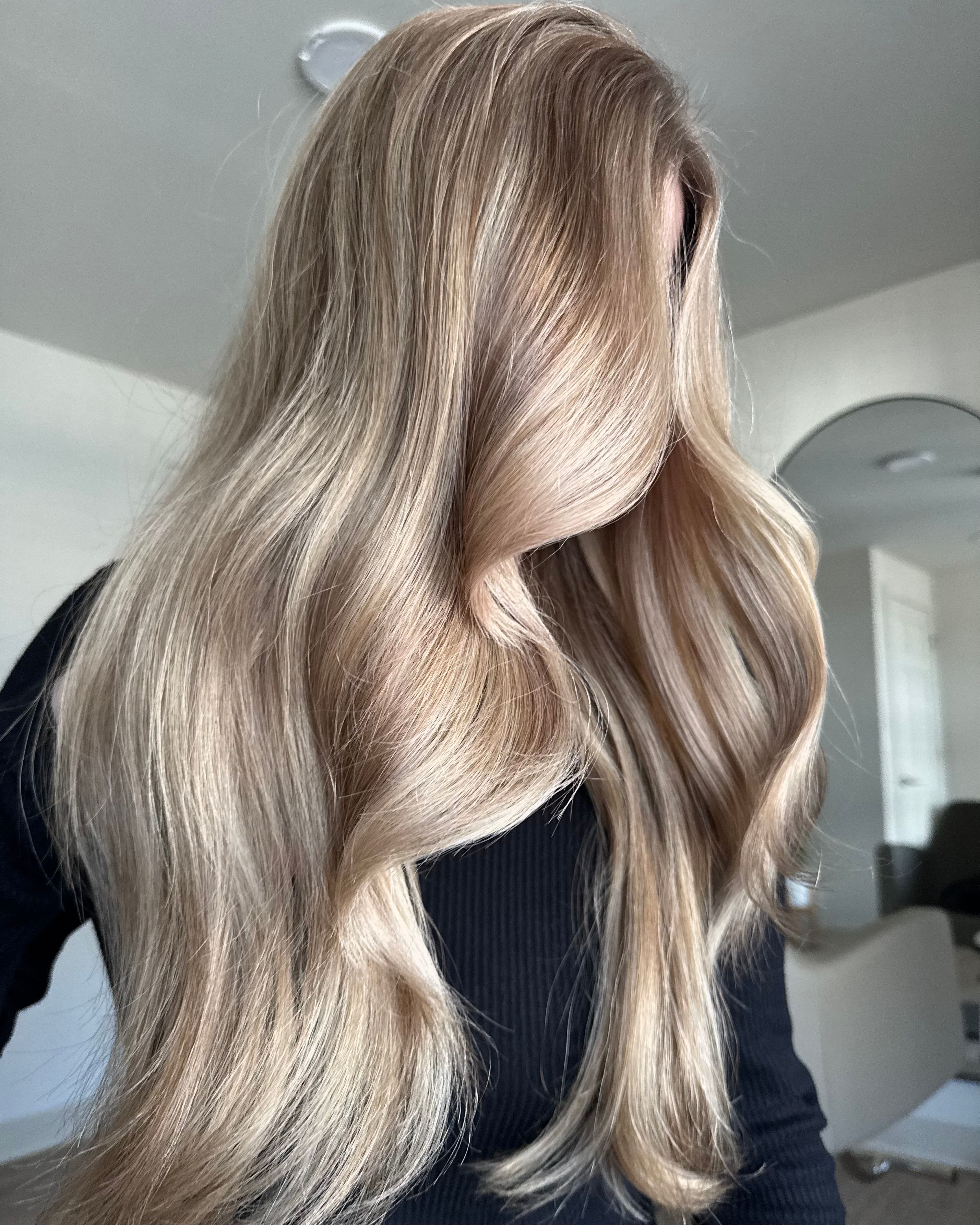 Sonya Molyneaux — Blondes ONESHOT Hair Awards entry