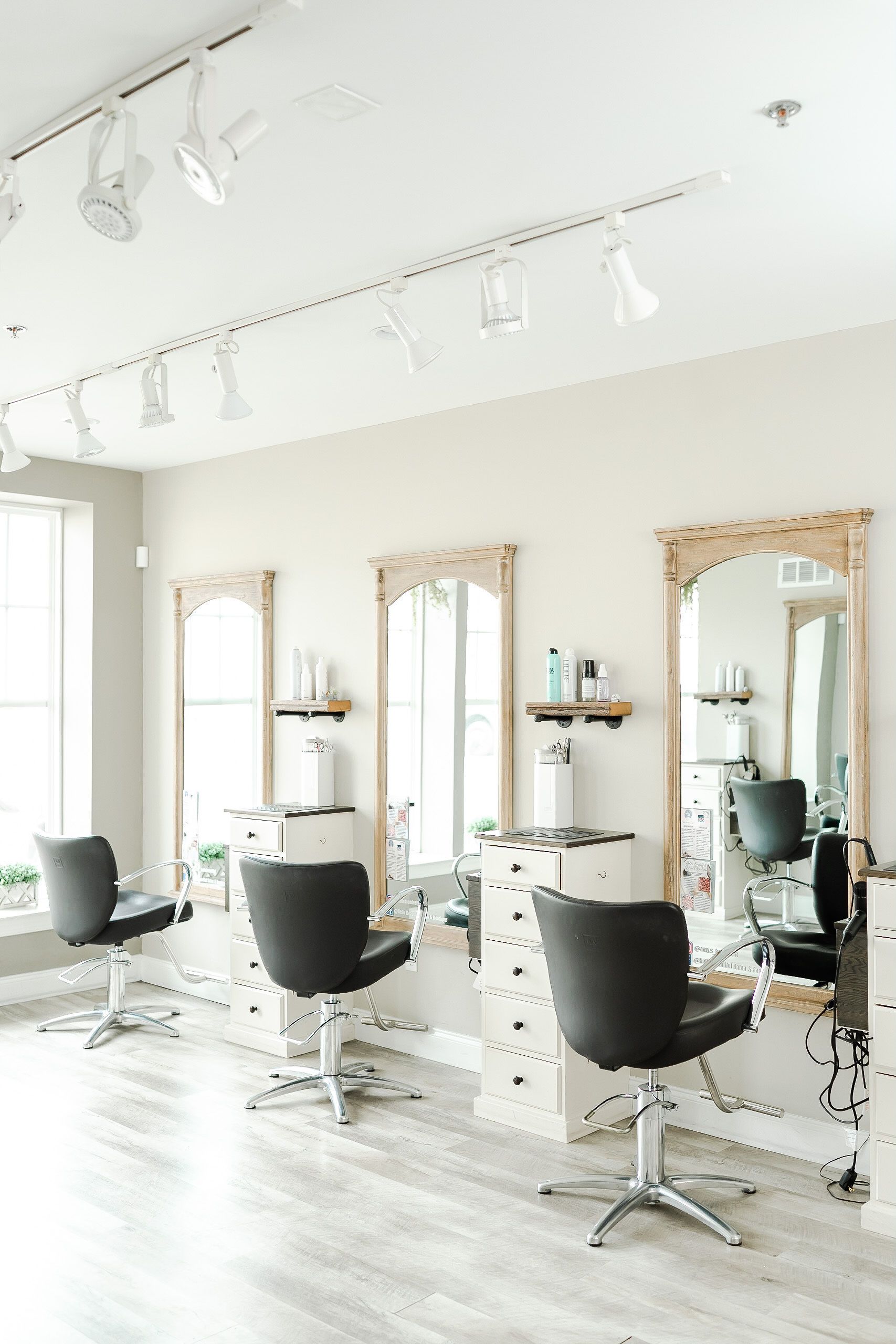 Lindsey Titone — Salon Decor ONESHOT Hair Awards entry