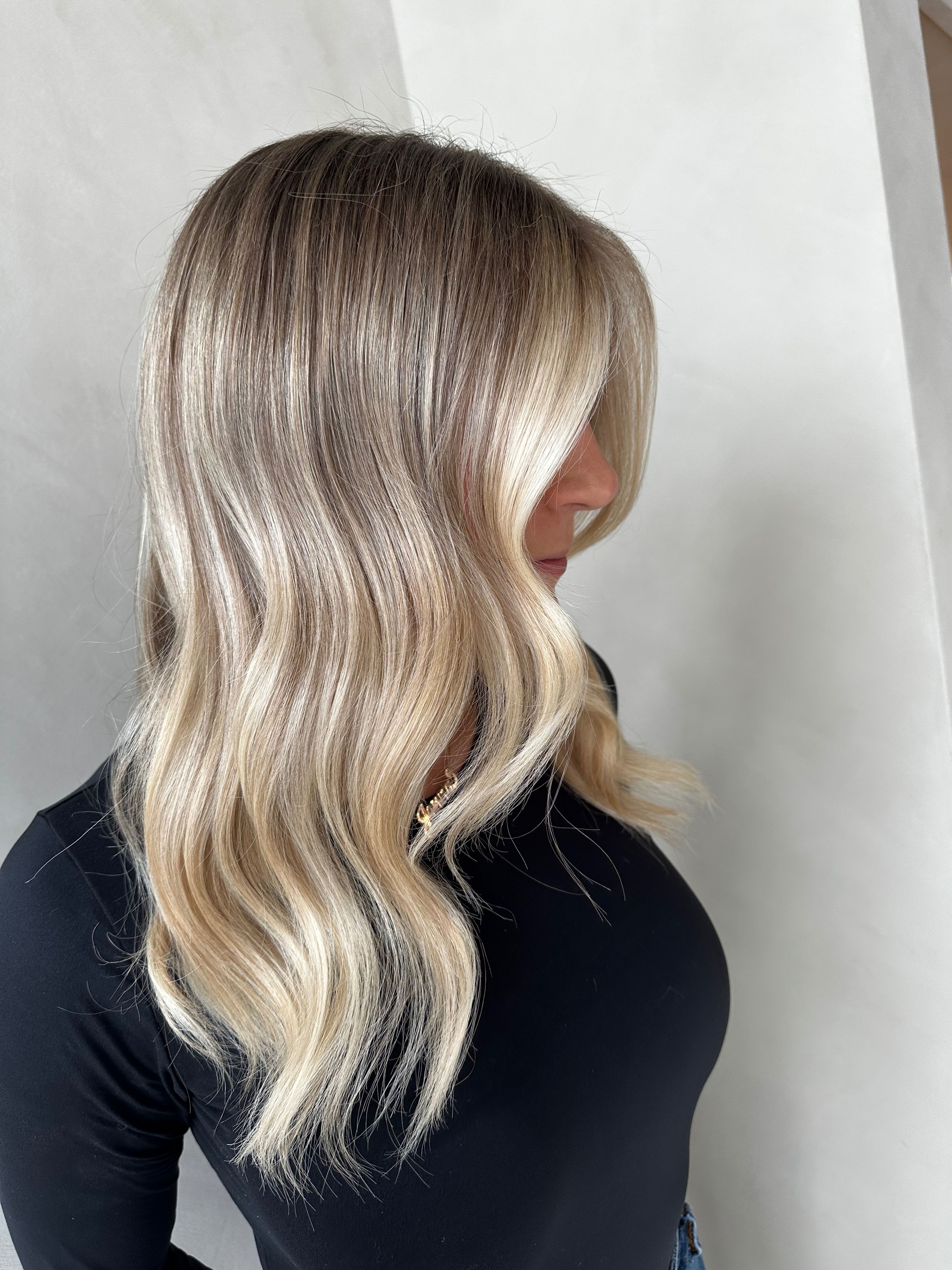 Domonique Di Lauri — Blondes ONESHOT Hair Awards entry
