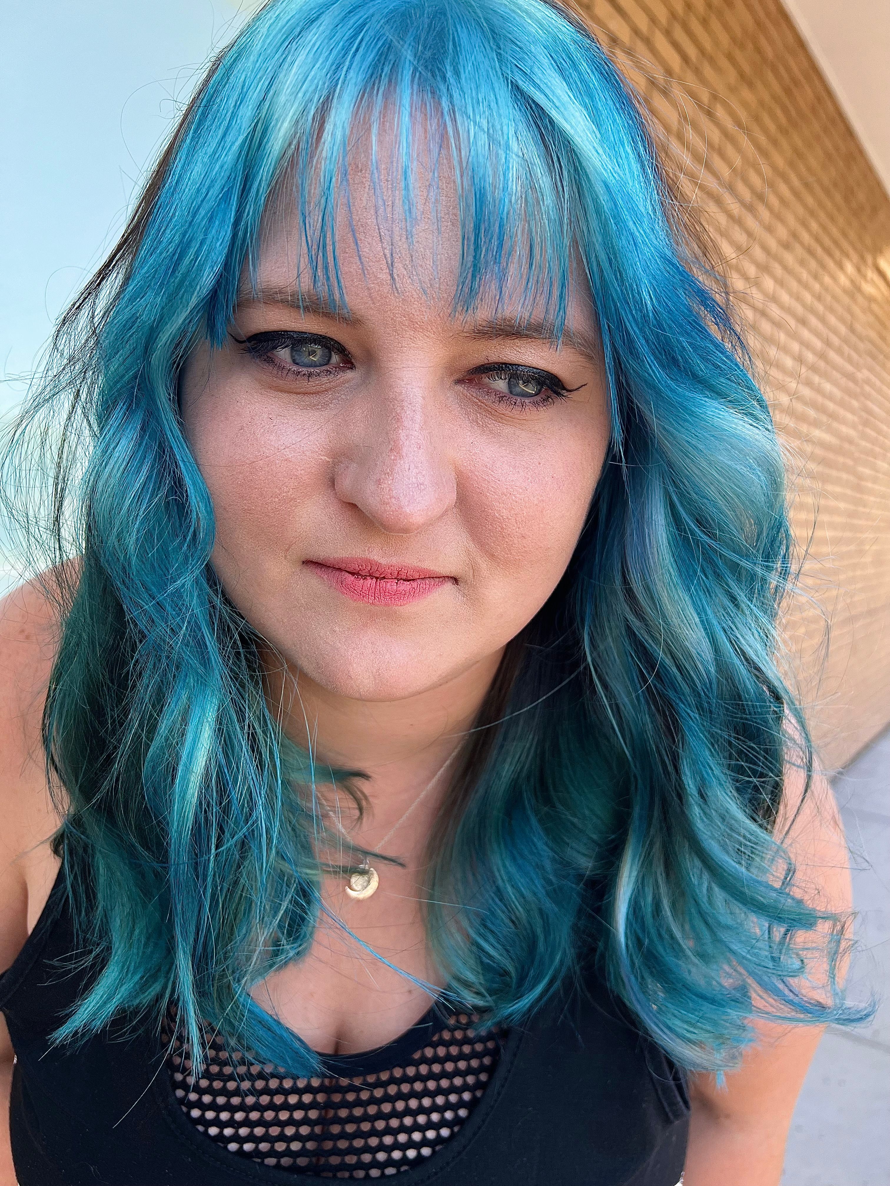 Sarah Santella — Creative Color ONESHOT Hair Awards entry
