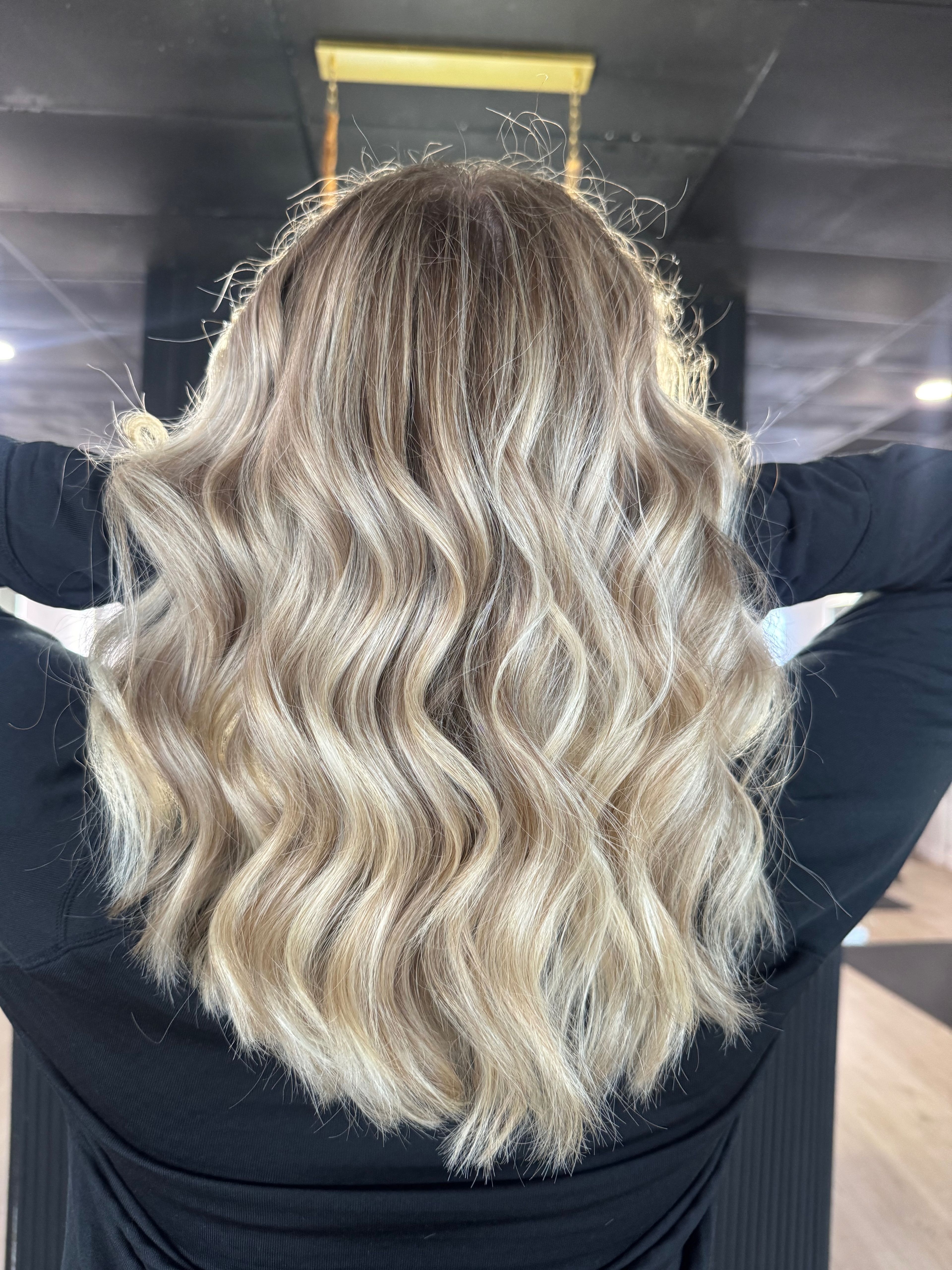 Karolina Williams — Blondes ONESHOT Hair Awards entry