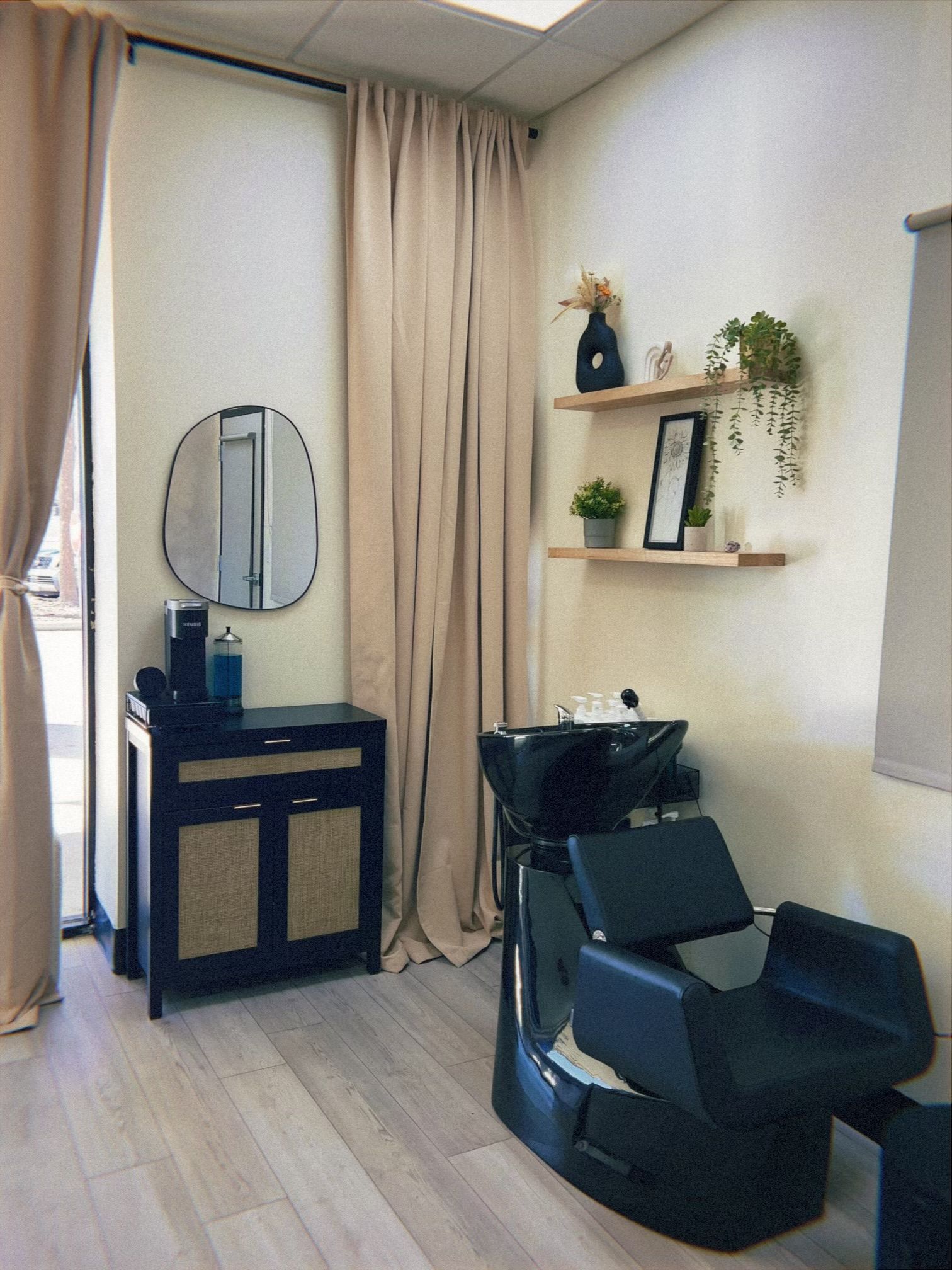 Nicole Gomez — Suite Decor ONESHOT Hair Awards entry