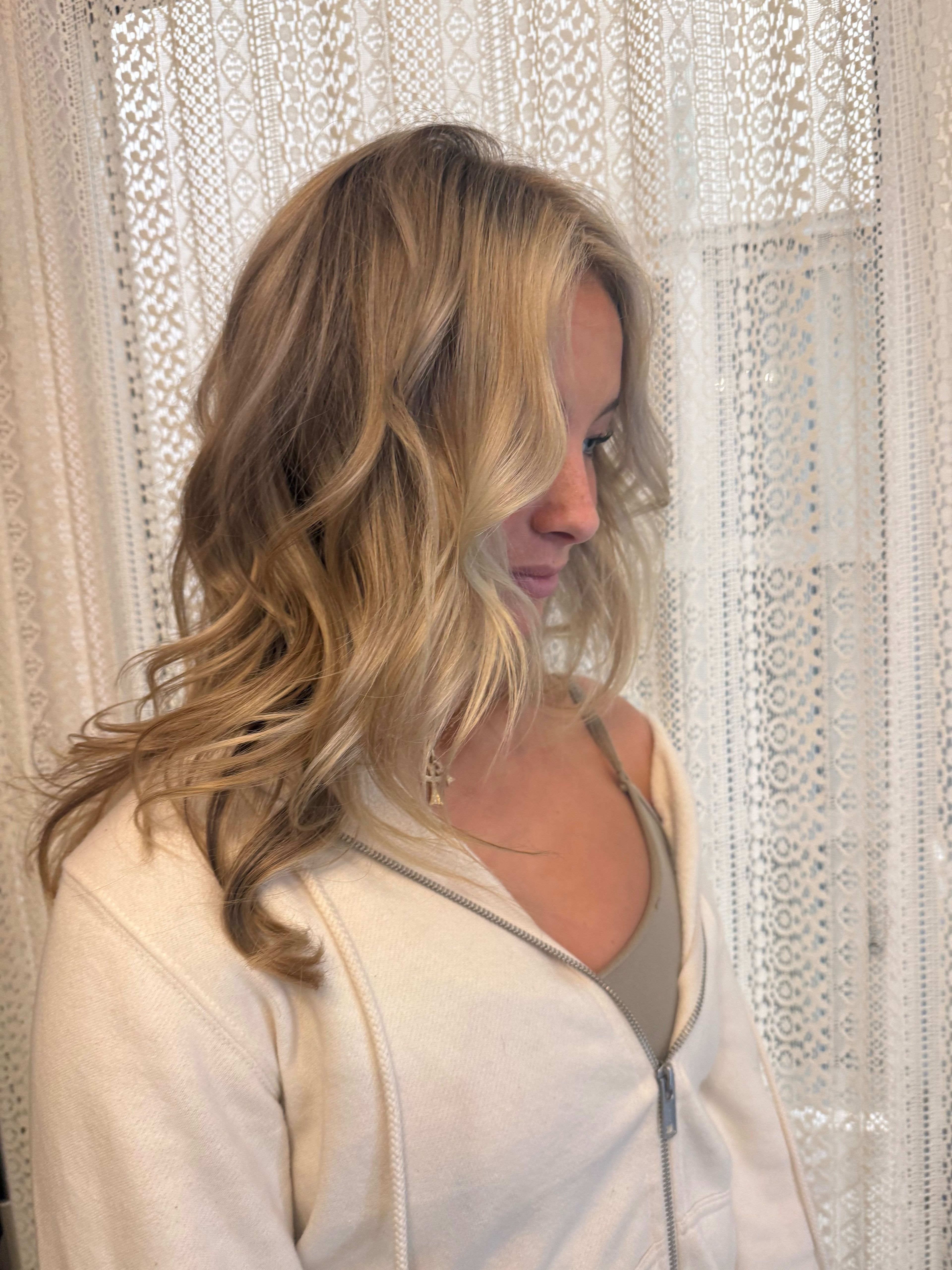 Leslie Amoriello — Blondes ONESHOT Hair Awards entry