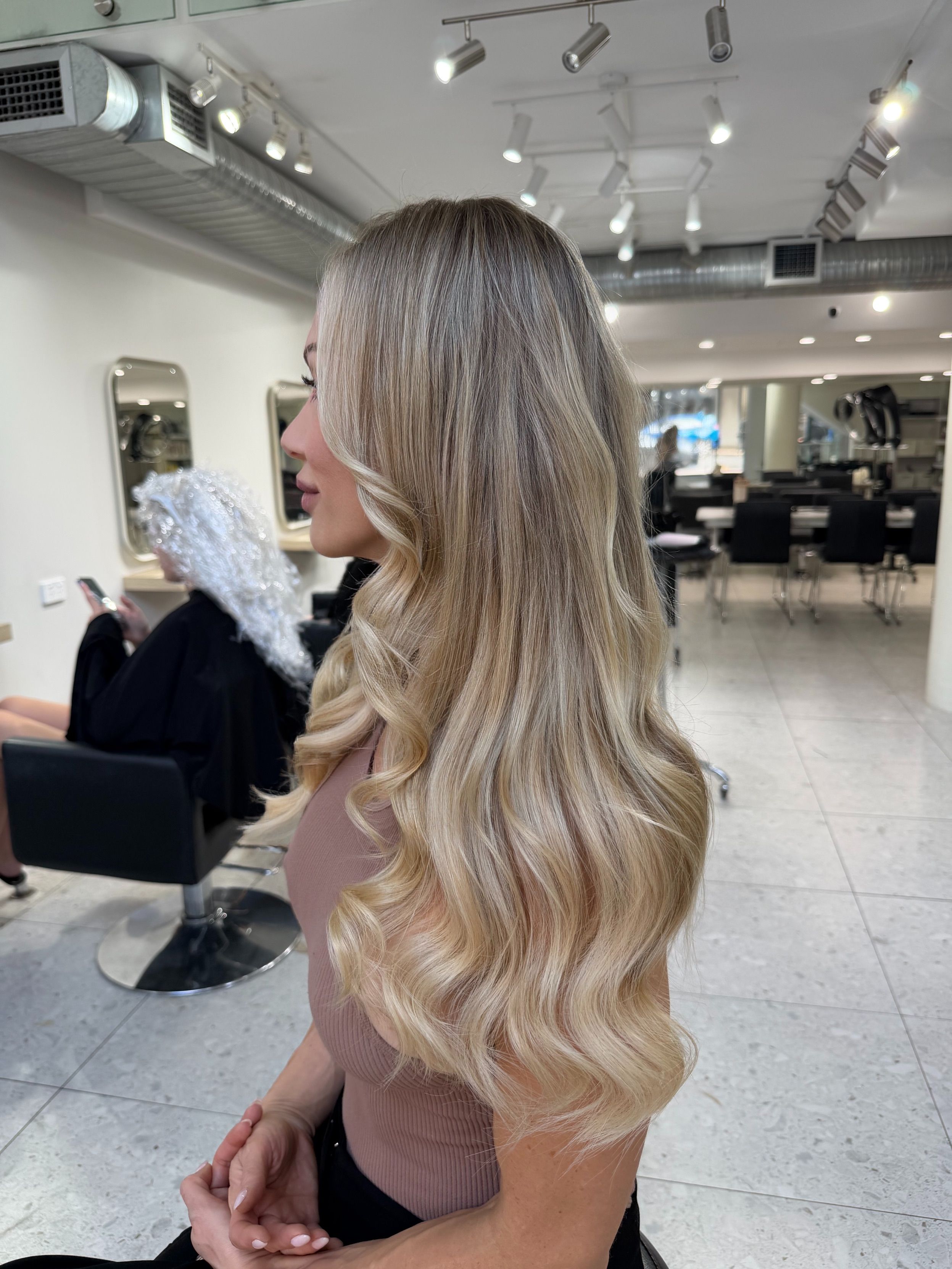 Larissa Filewood — Blondes ONESHOT Hair Awards entry