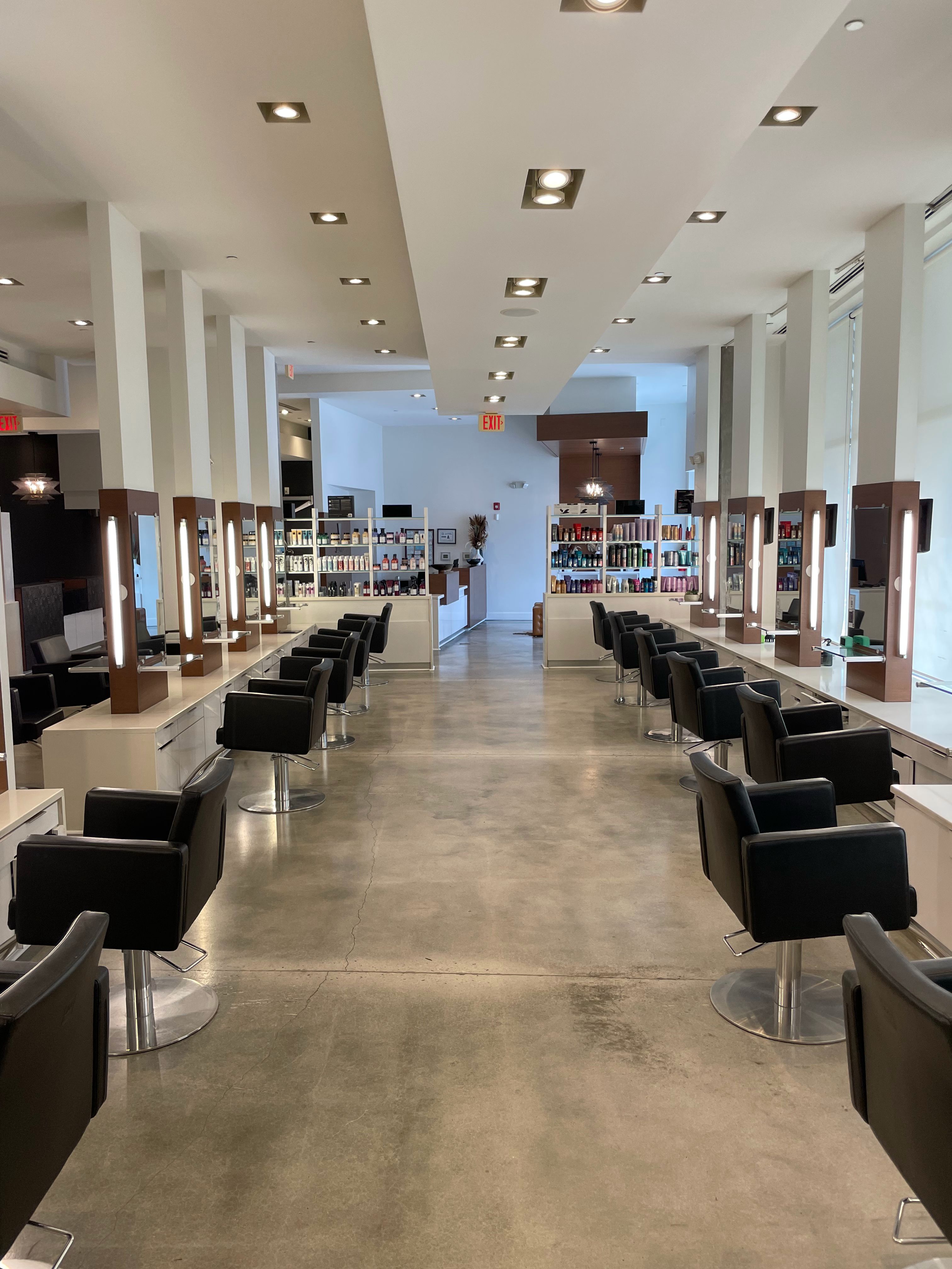Sara Davis — Salon Decor ONESHOT Hair Awards entry