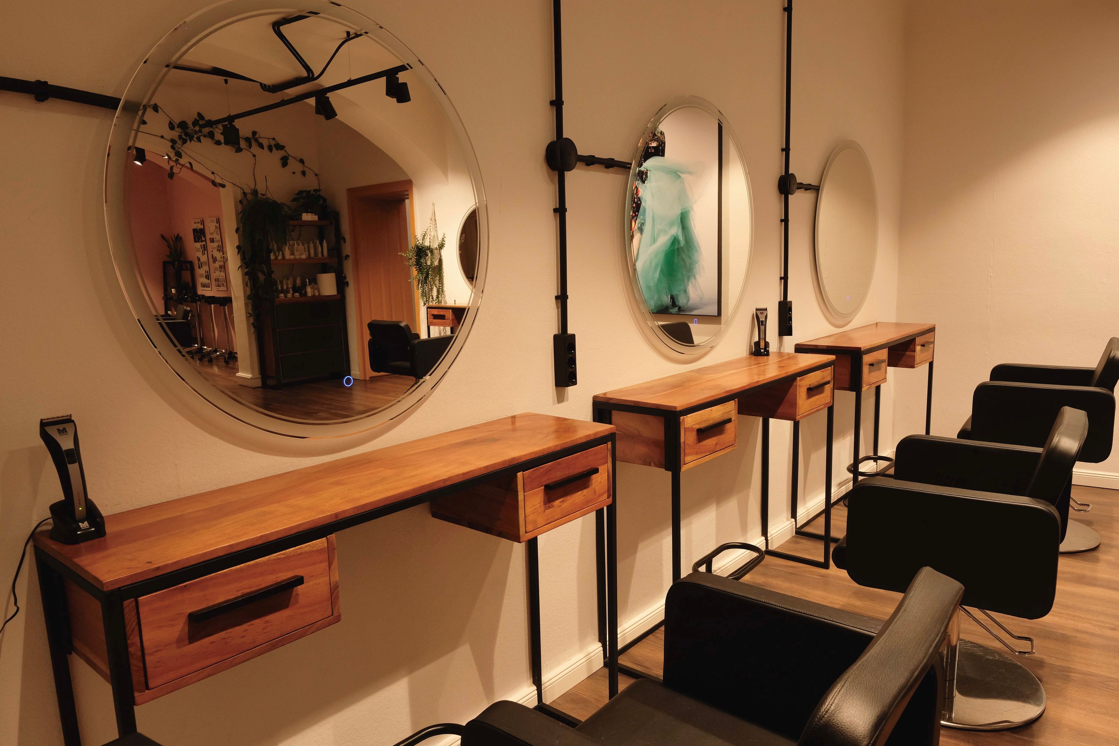 Danny Van — Salon Decor ONESHOT Hair Awards entry