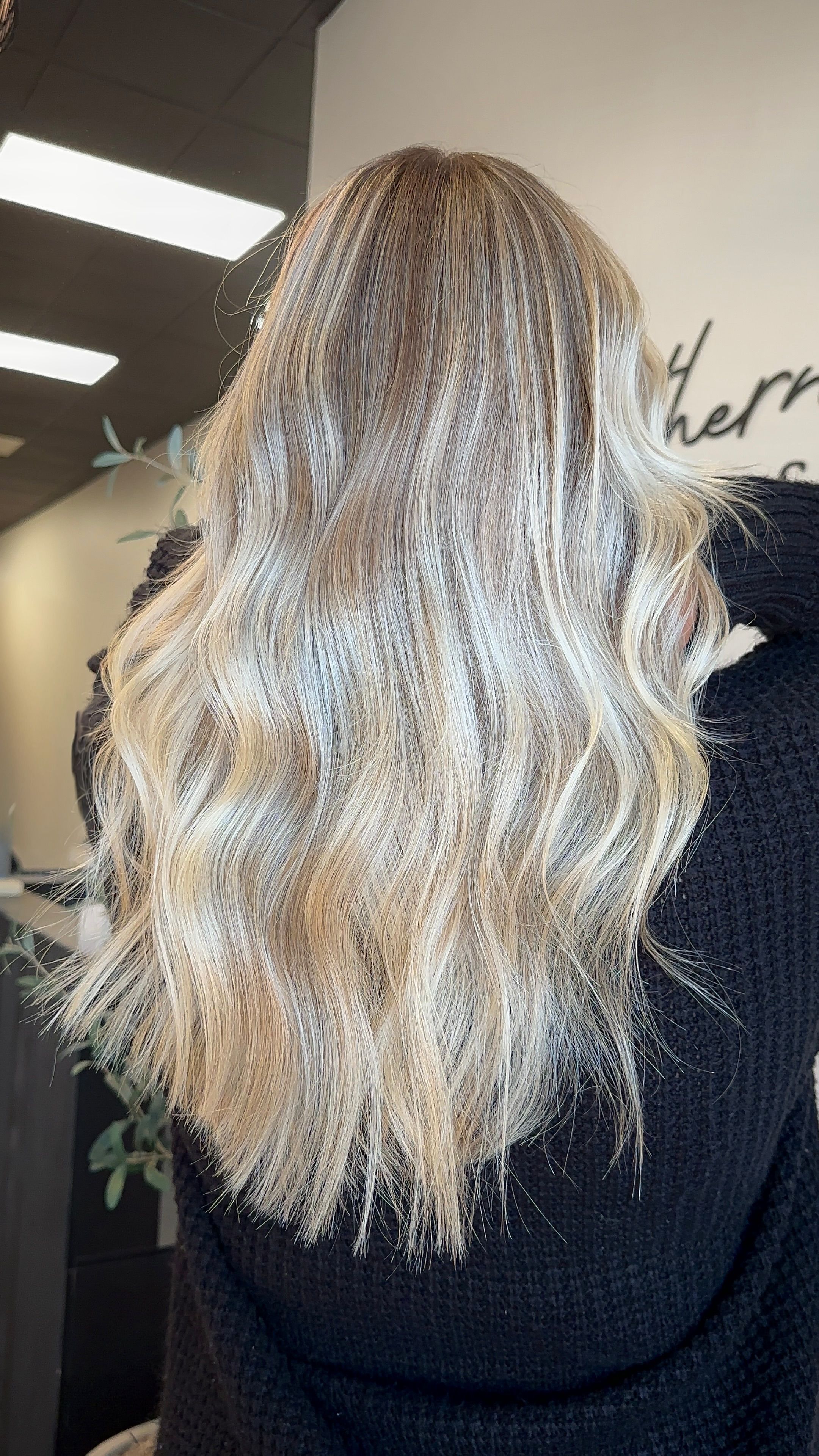 Sarah Uren — Blondes ONESHOT Hair Awards entry