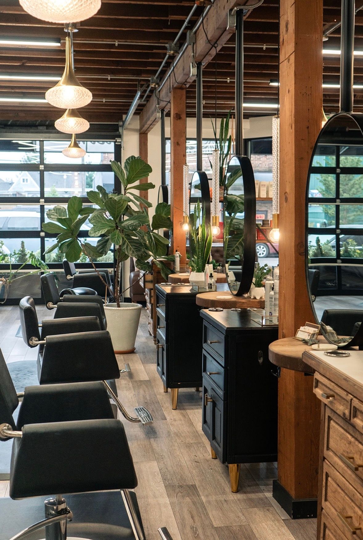 Dolce Salon — Salon Decor ONESHOT Hair Awards entry