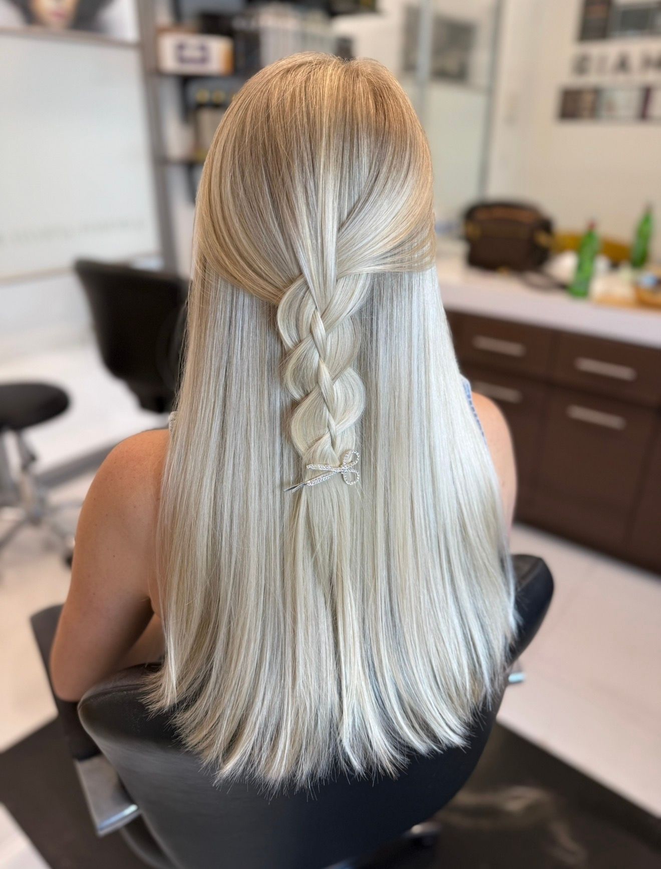 Olena Dimova — Blondes ONESHOT Hair Awards entry