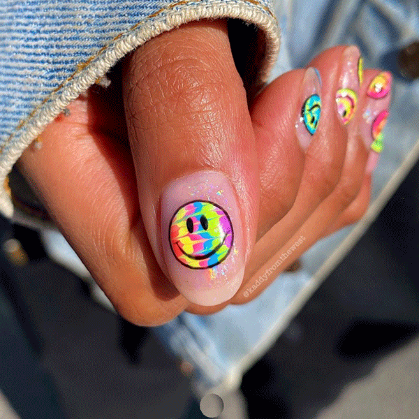 kaddyfromthewest-tie-dye-nails