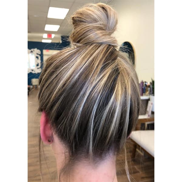 Mallery Share @hellobalayage Tips For Painting The Hairline Near The Nape Sun Kissed Dimension Dimensional Pops Brightness Balayage Topknots Buns Ponytails Hand Paint Painting